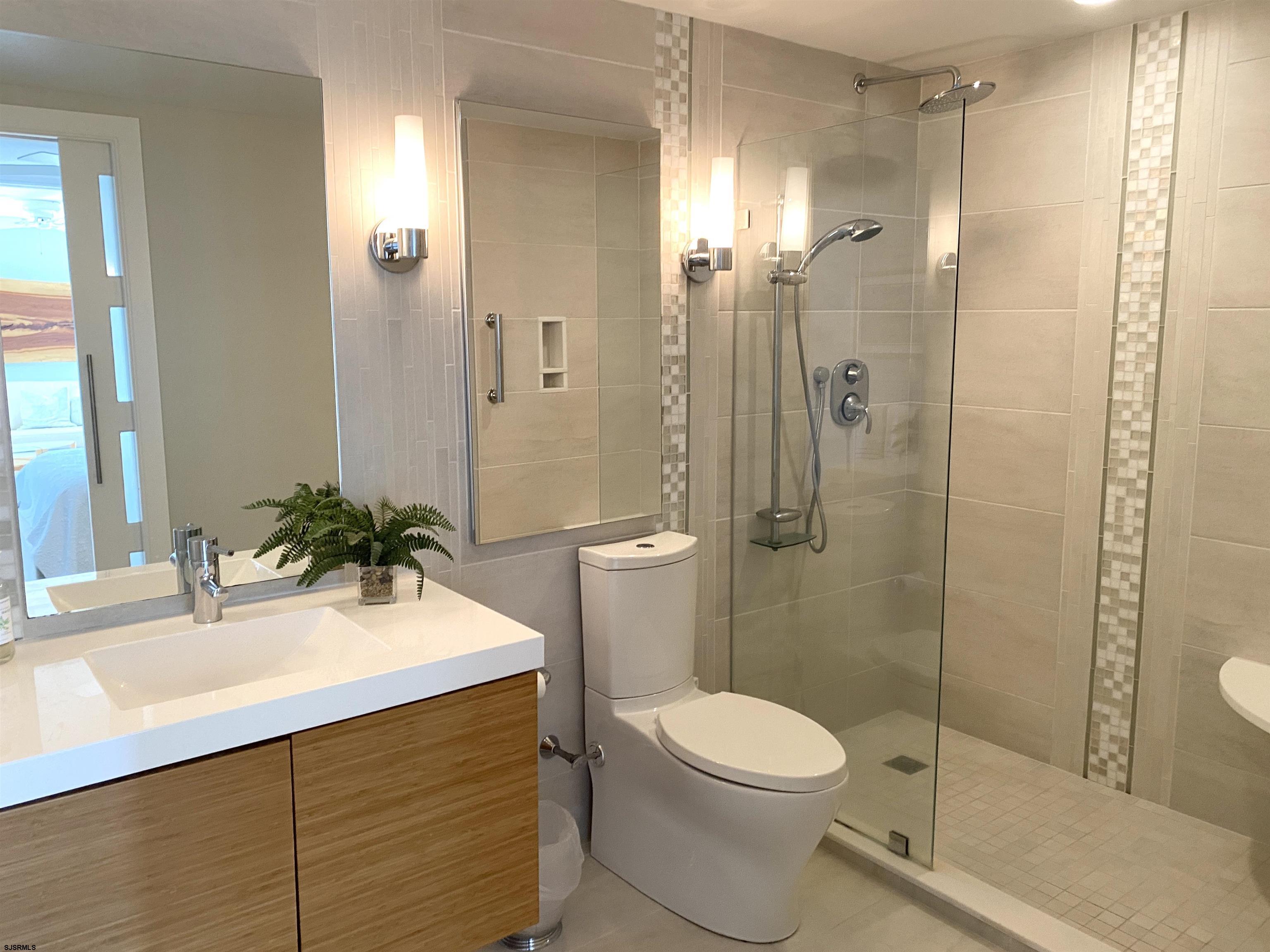 2700 Atlantic Ave Unit: 709