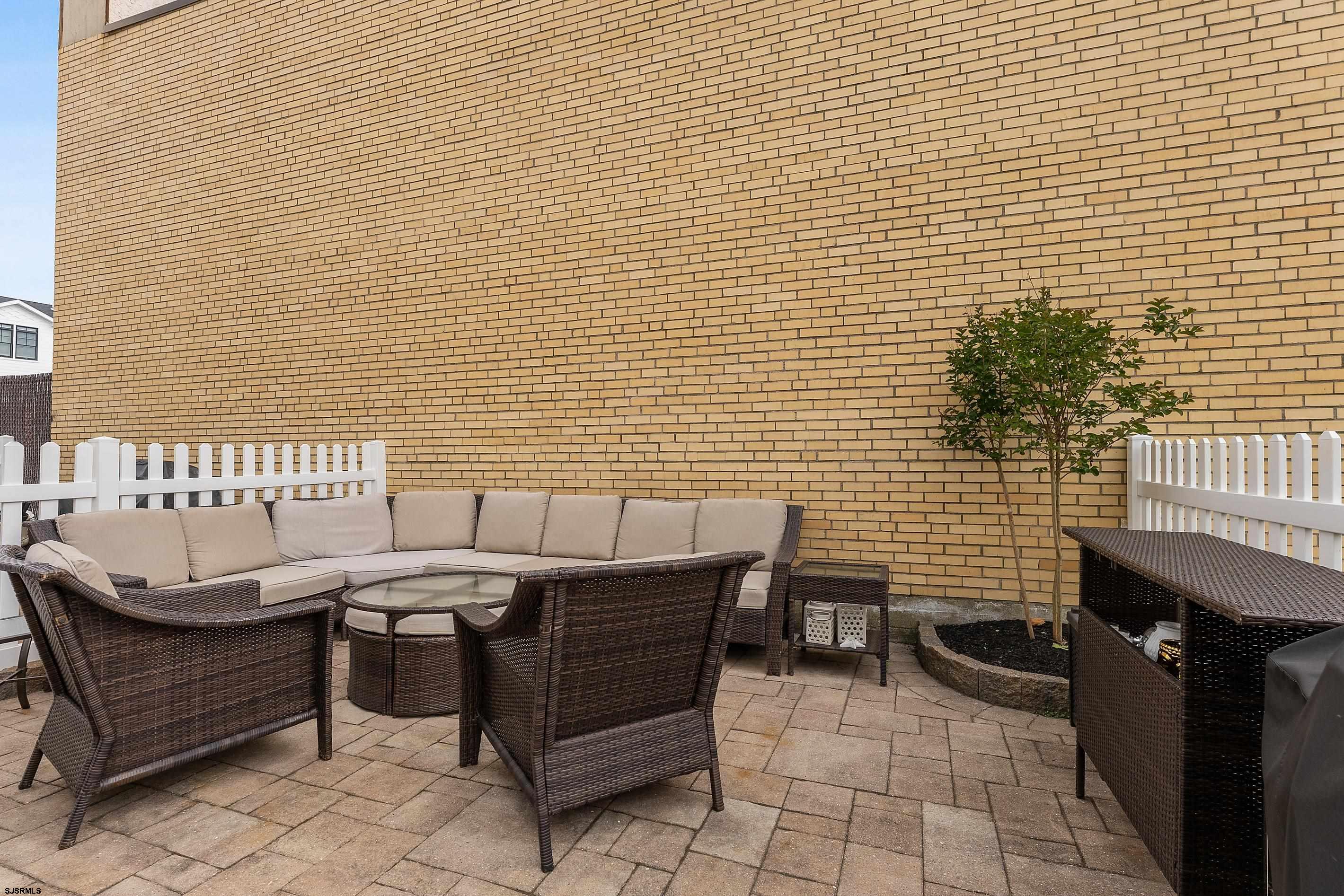 7 N Adams Ave Unit: B