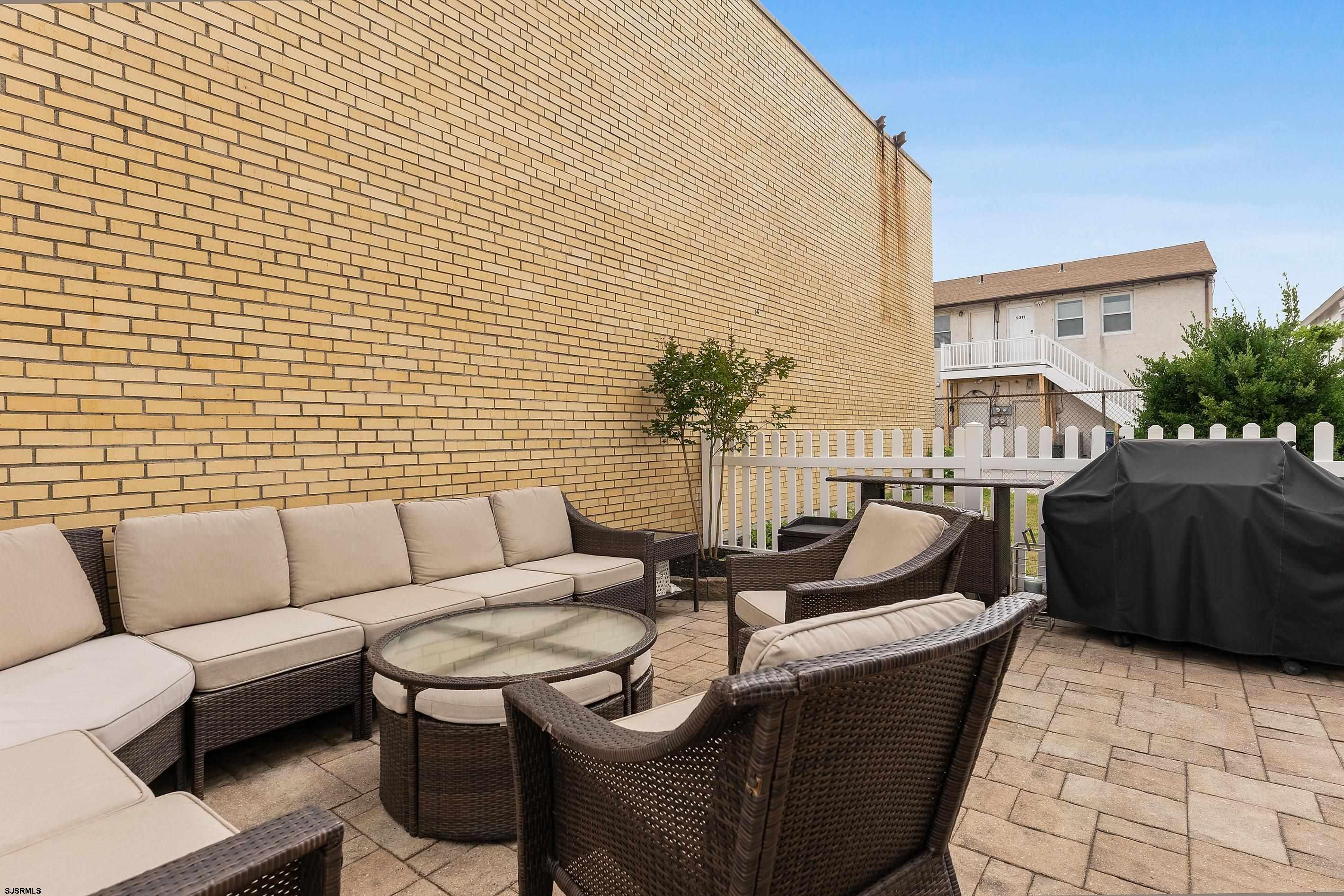 7 N Adams Ave Unit: B