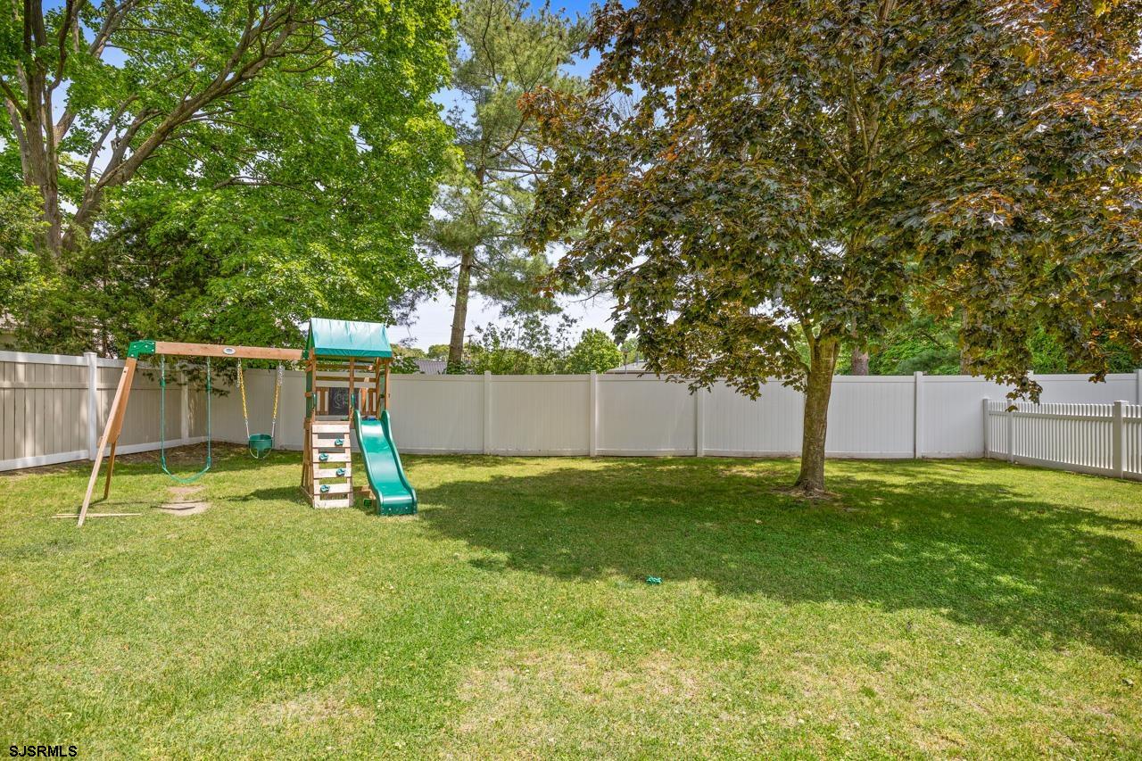 542 Oak Ave