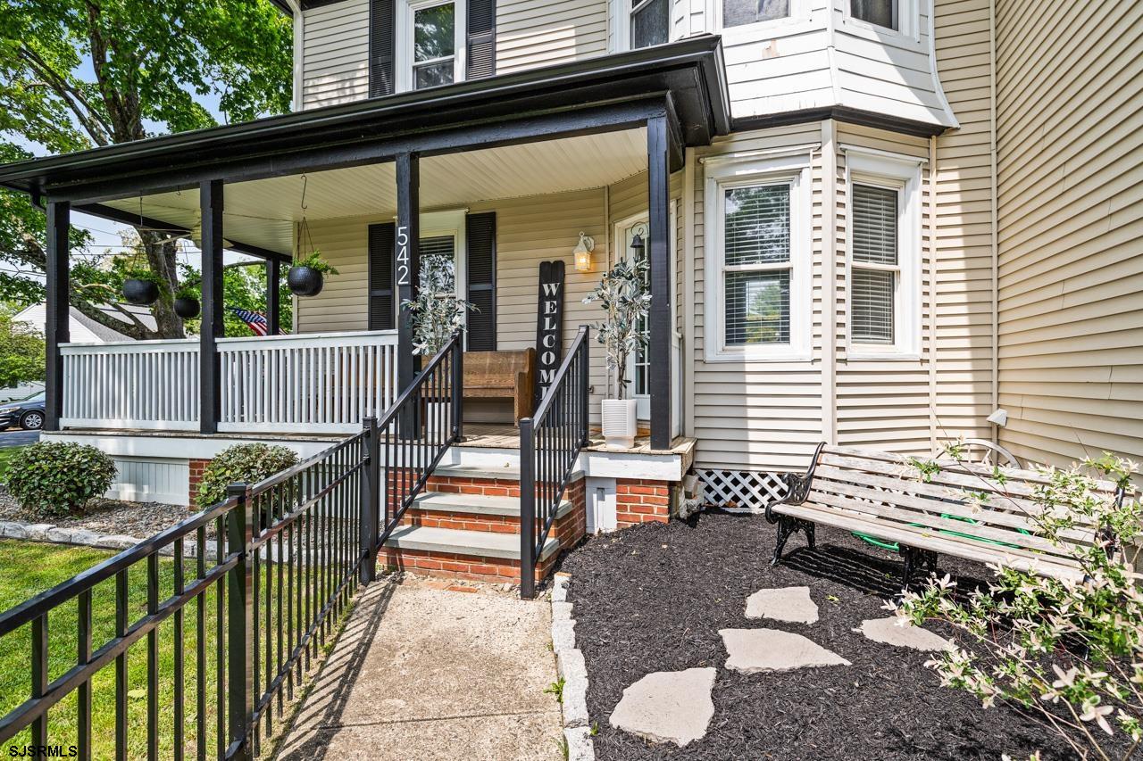 542 Oak Ave