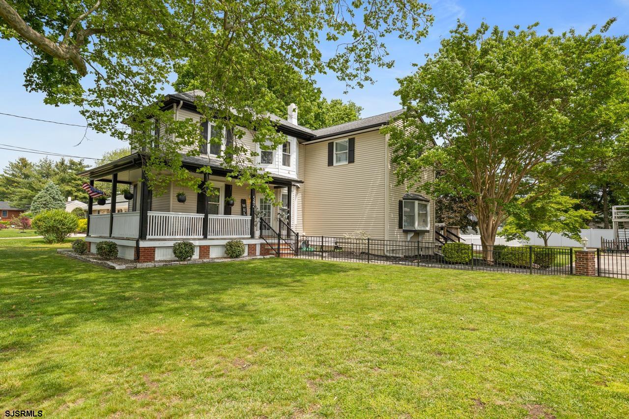 542 Oak Ave