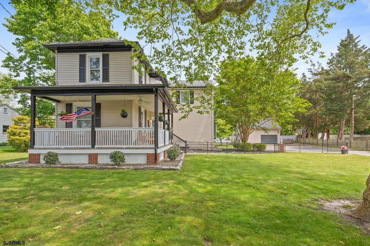 542 Oak Ave