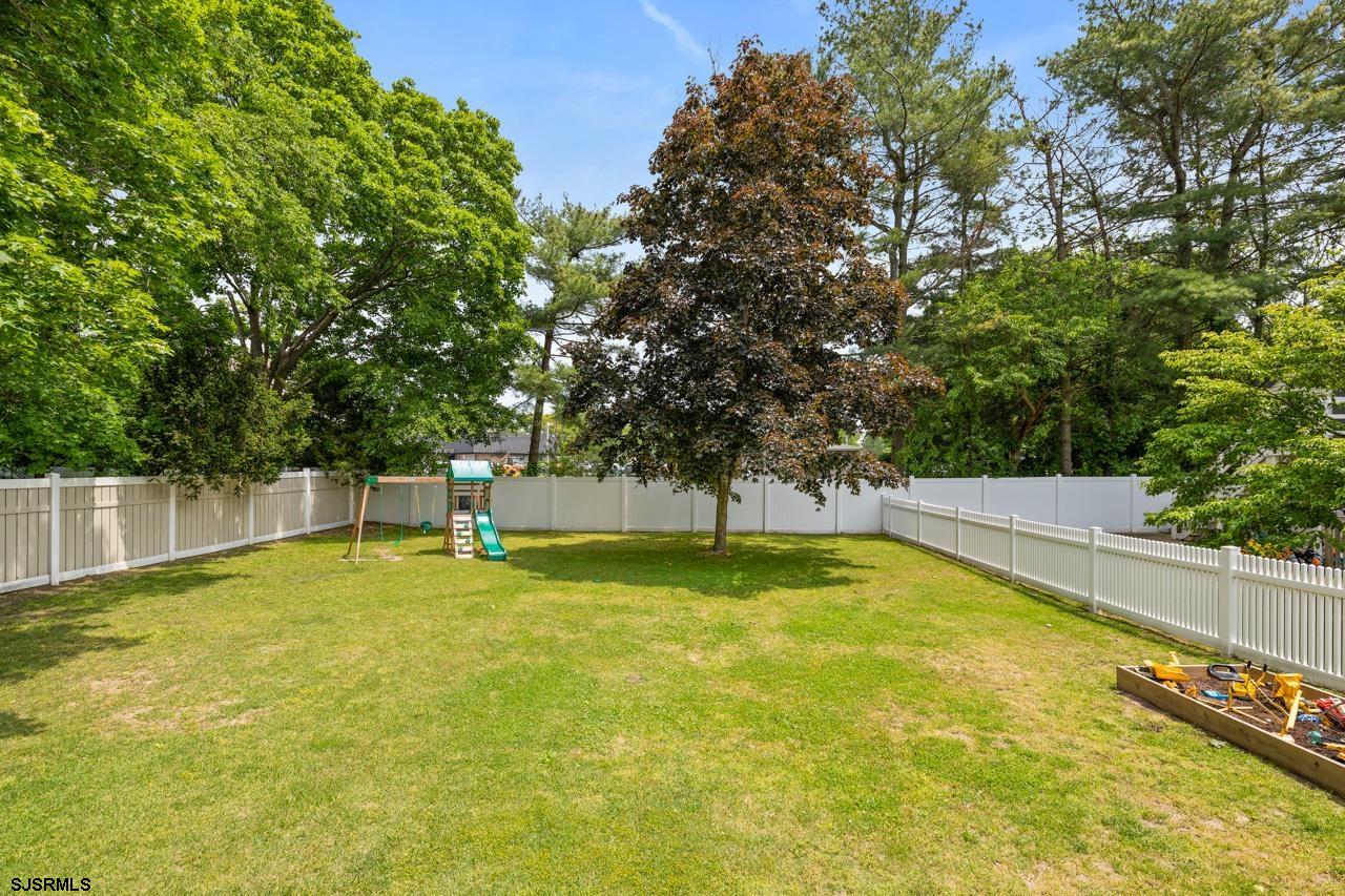 542 Oak Ave
