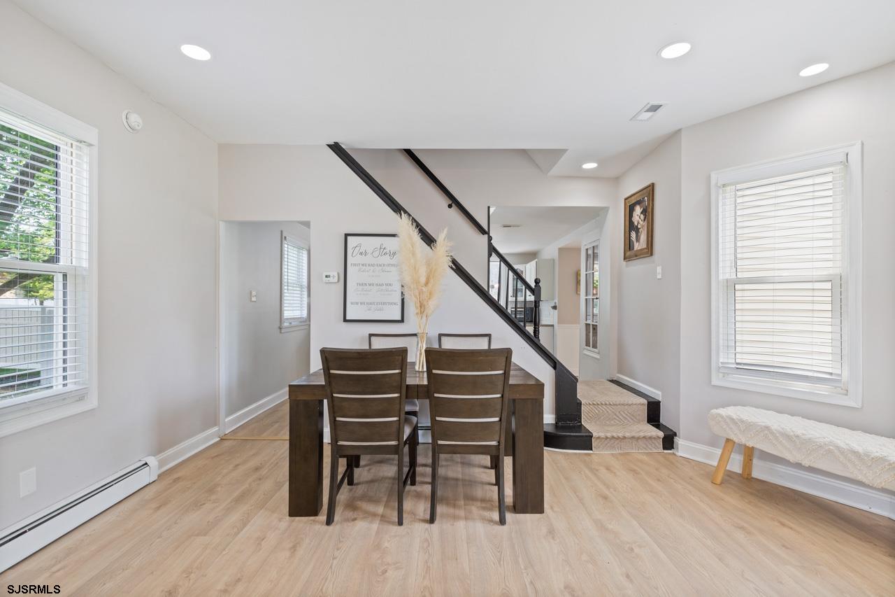 542 Oak Ave