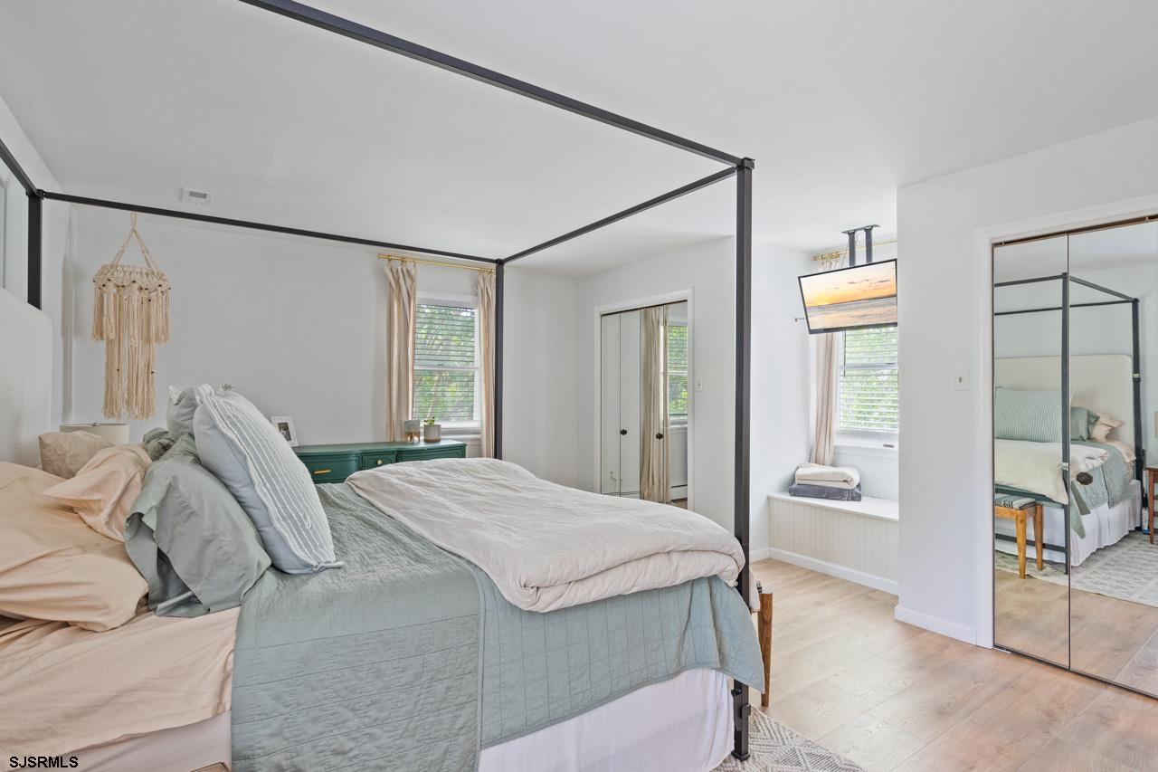 542 Oak Ave