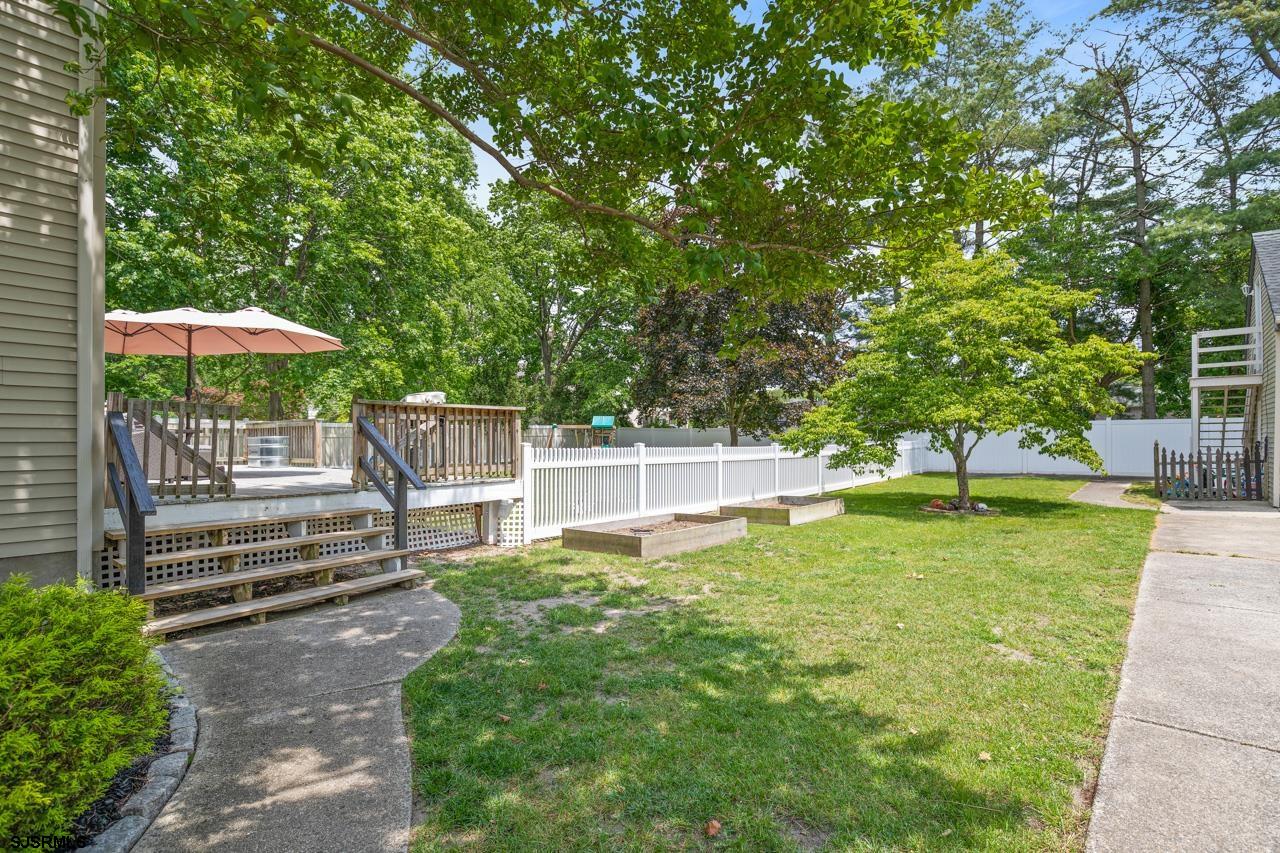 542 Oak Ave