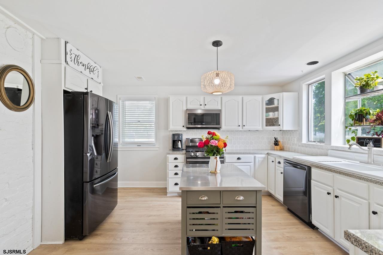 542 Oak Ave