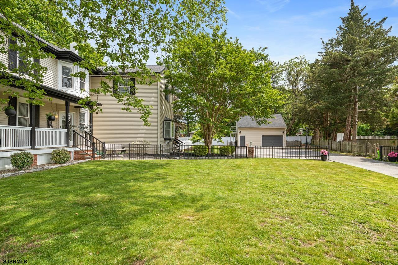 542 Oak Ave