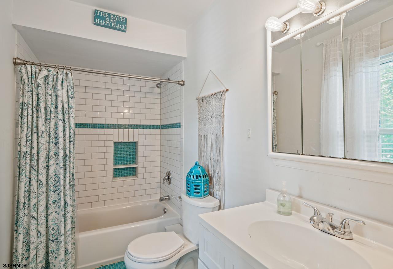 542 Oak Ave