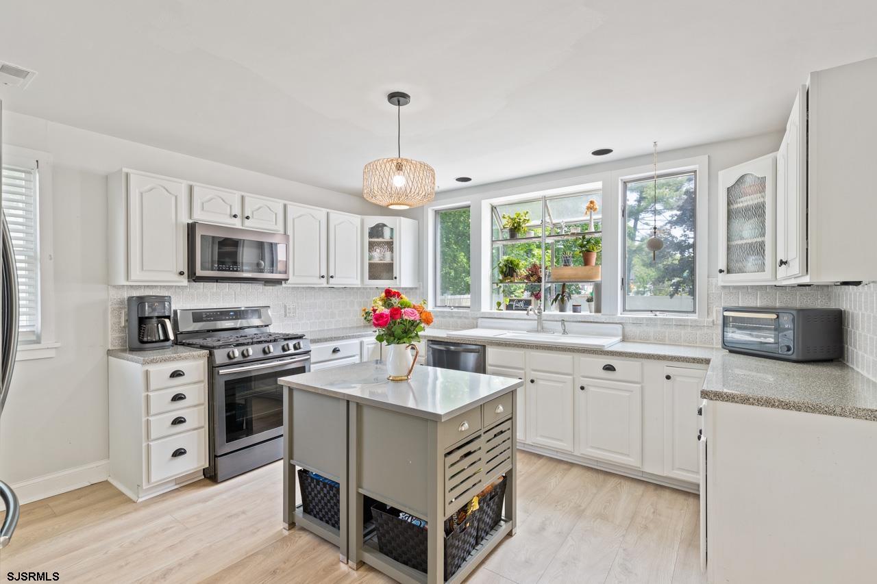 542 Oak Ave