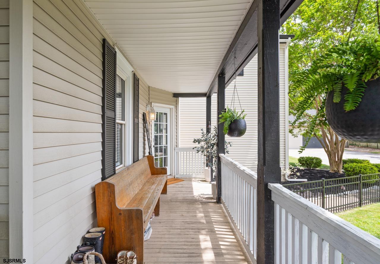 542 Oak Ave