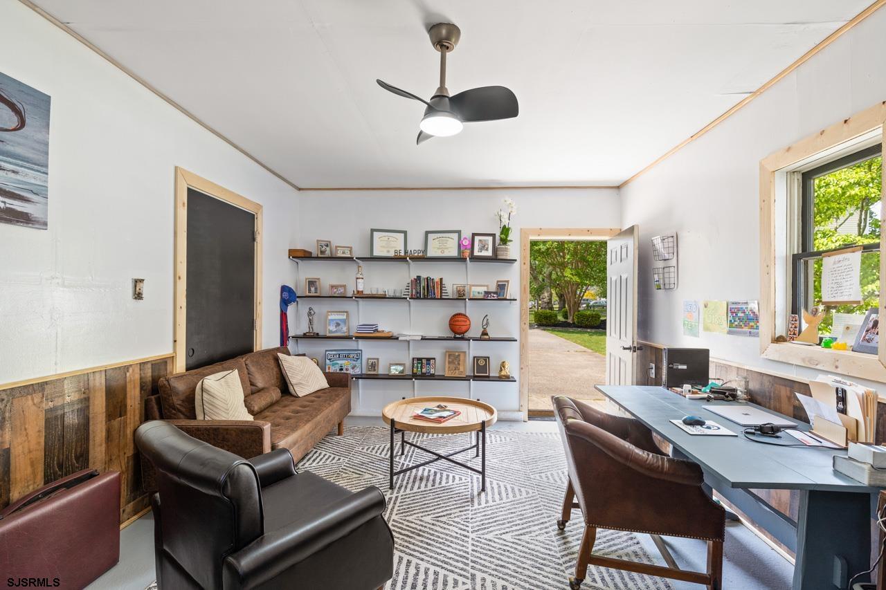 542 Oak Ave