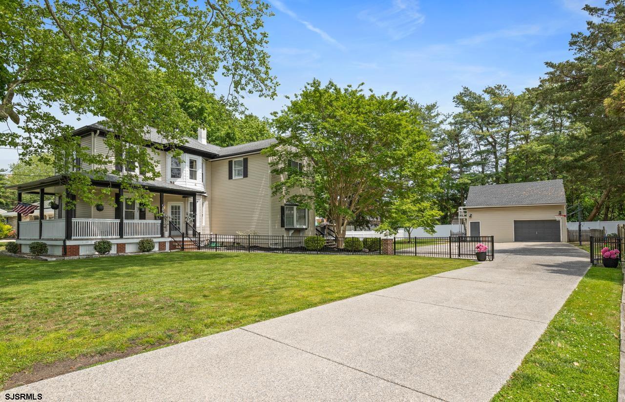 542 Oak Ave