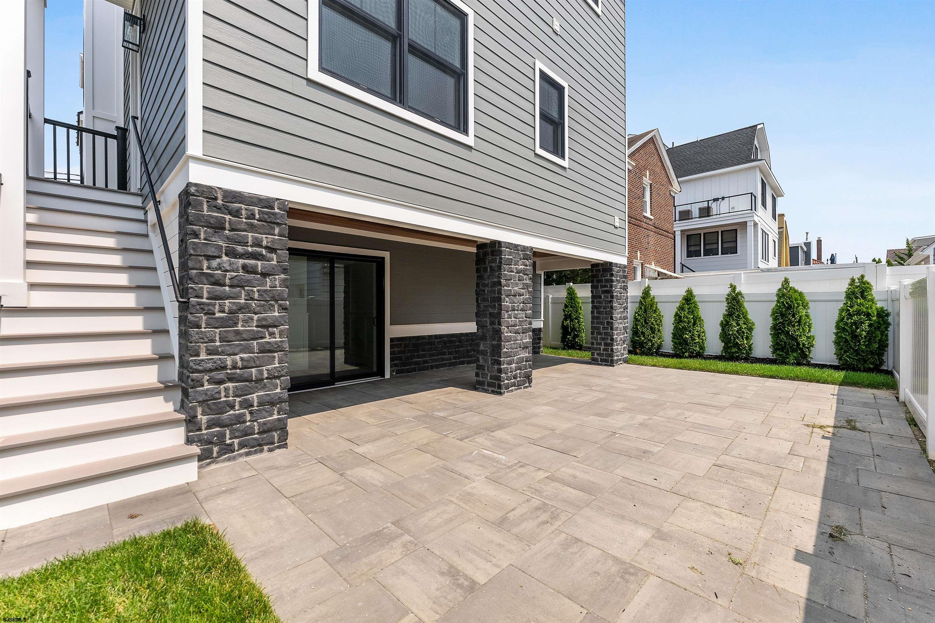 8 S Haverford Ave