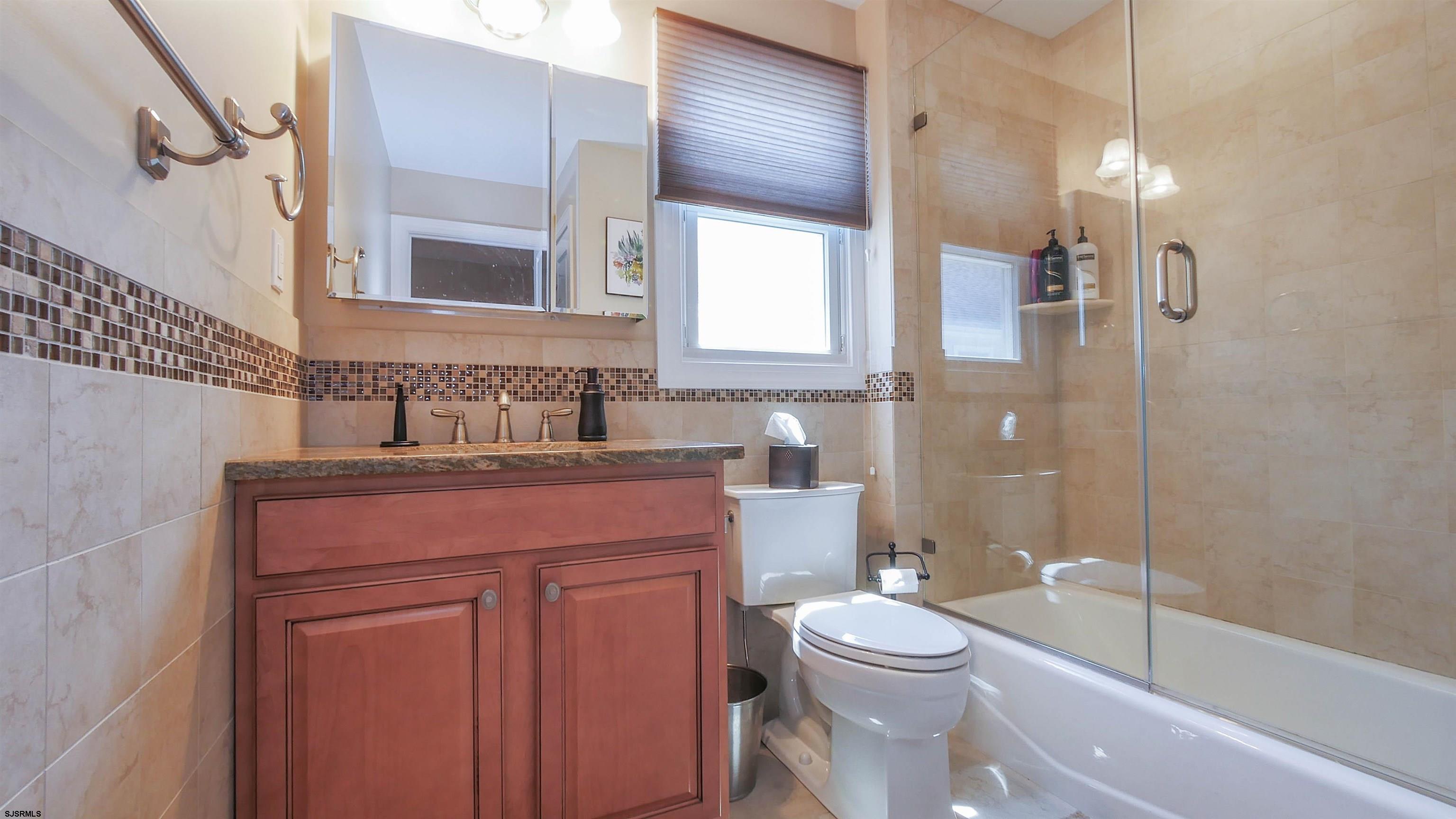 9404 Winchester Ave Unit: B