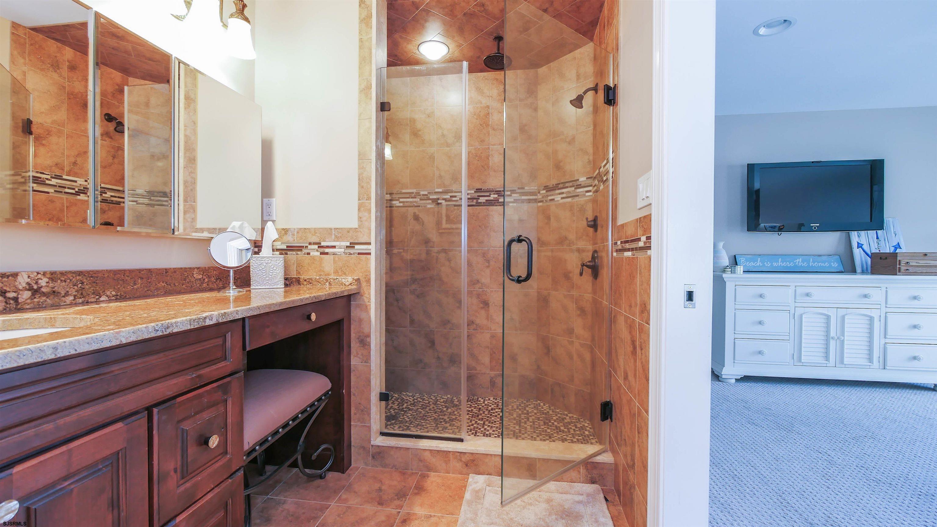 9404 Winchester Ave Unit: B