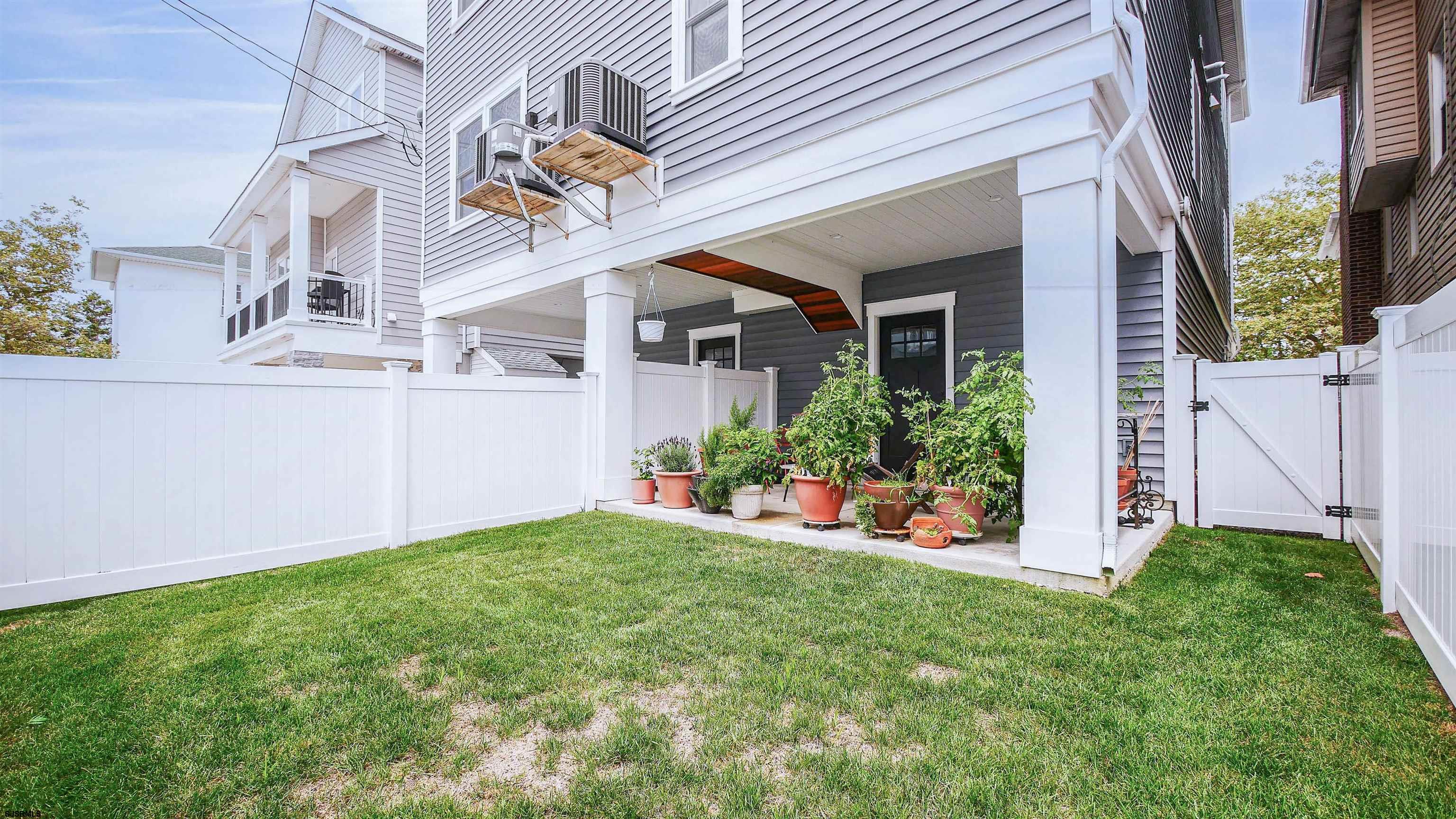 14 S Hillside Ave Unit: A