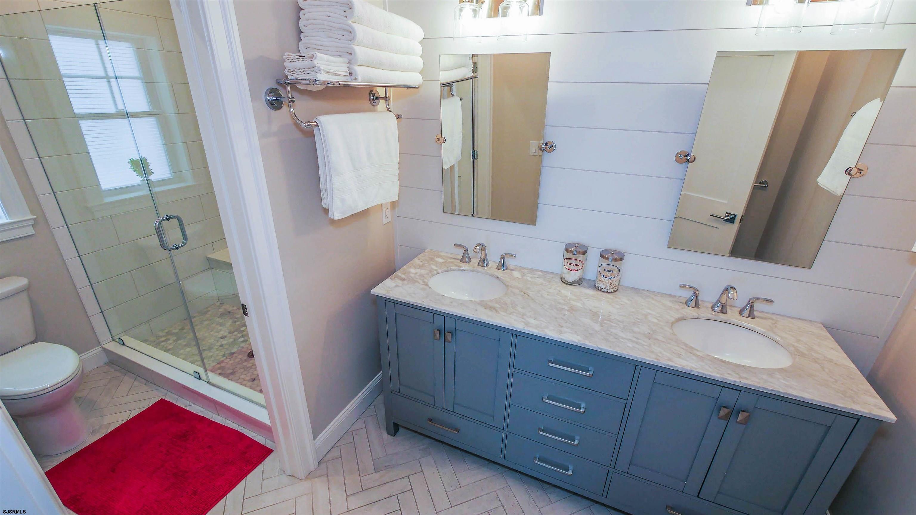 14 S Hillside Ave Unit: A