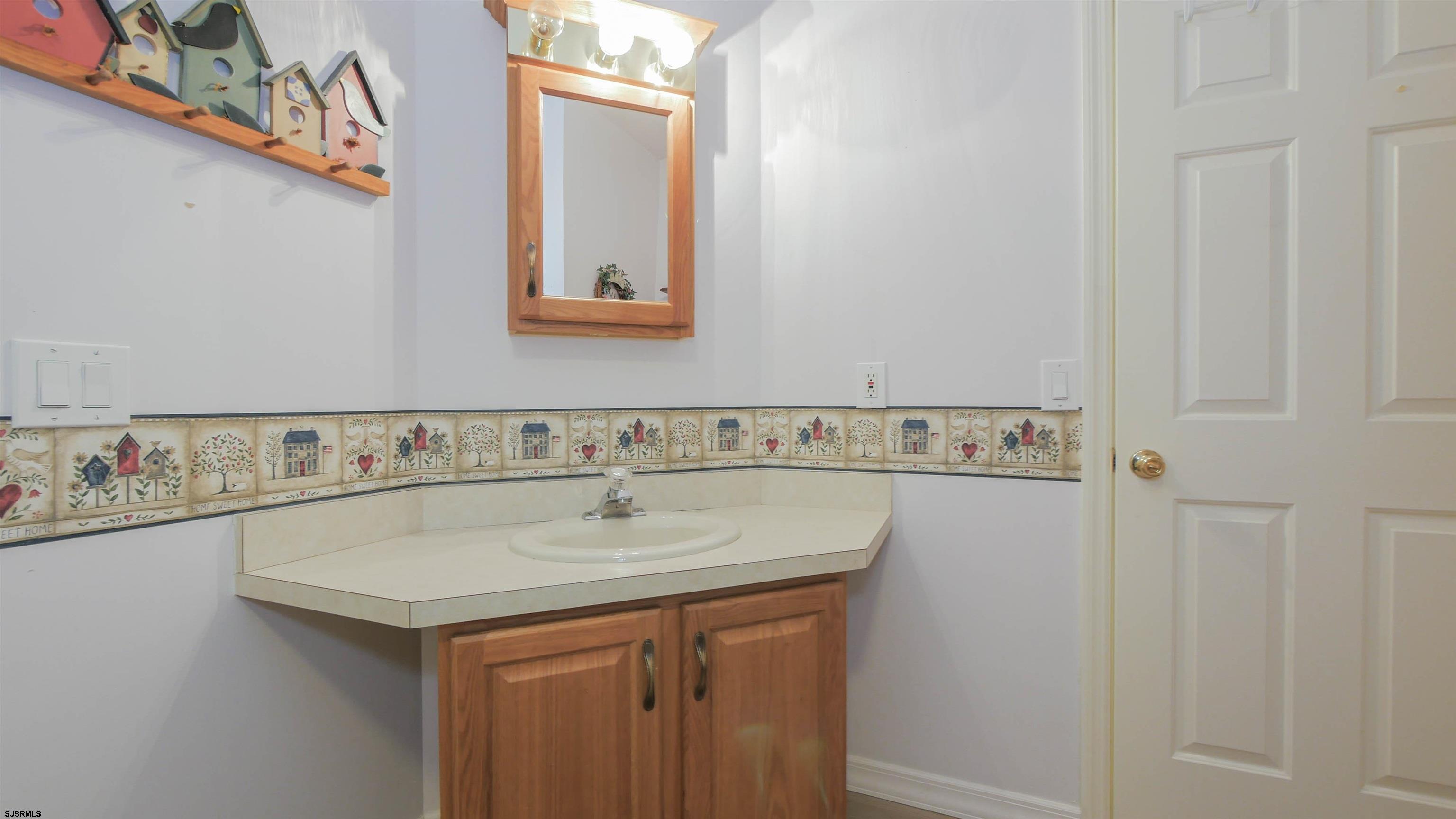 85 Oakmont Dr