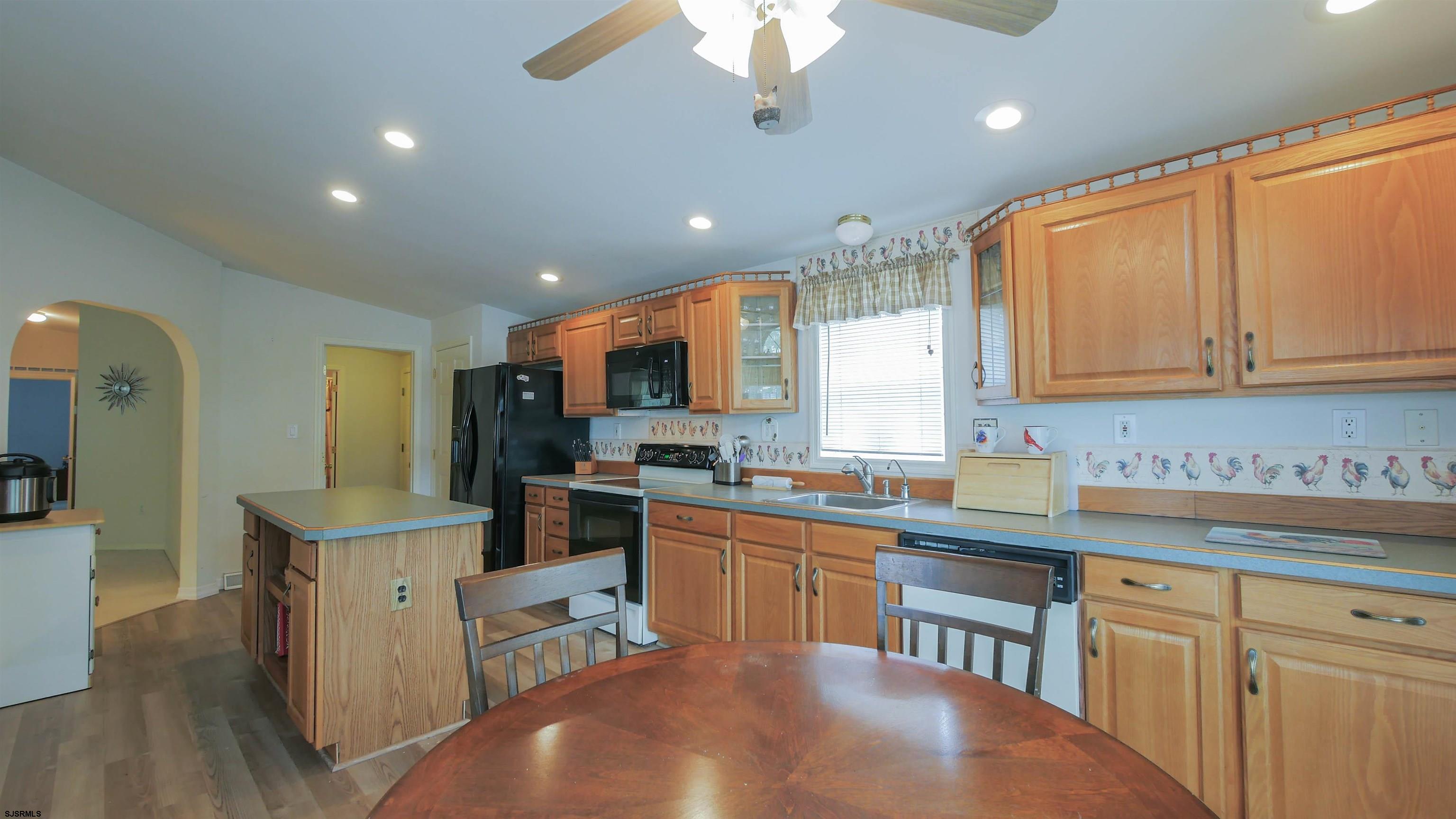 85 Oakmont Dr