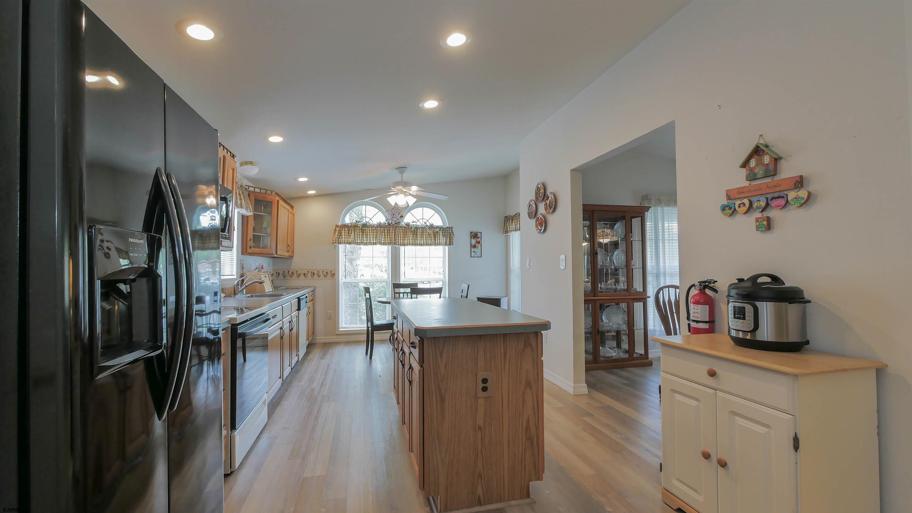 85 Oakmont Dr