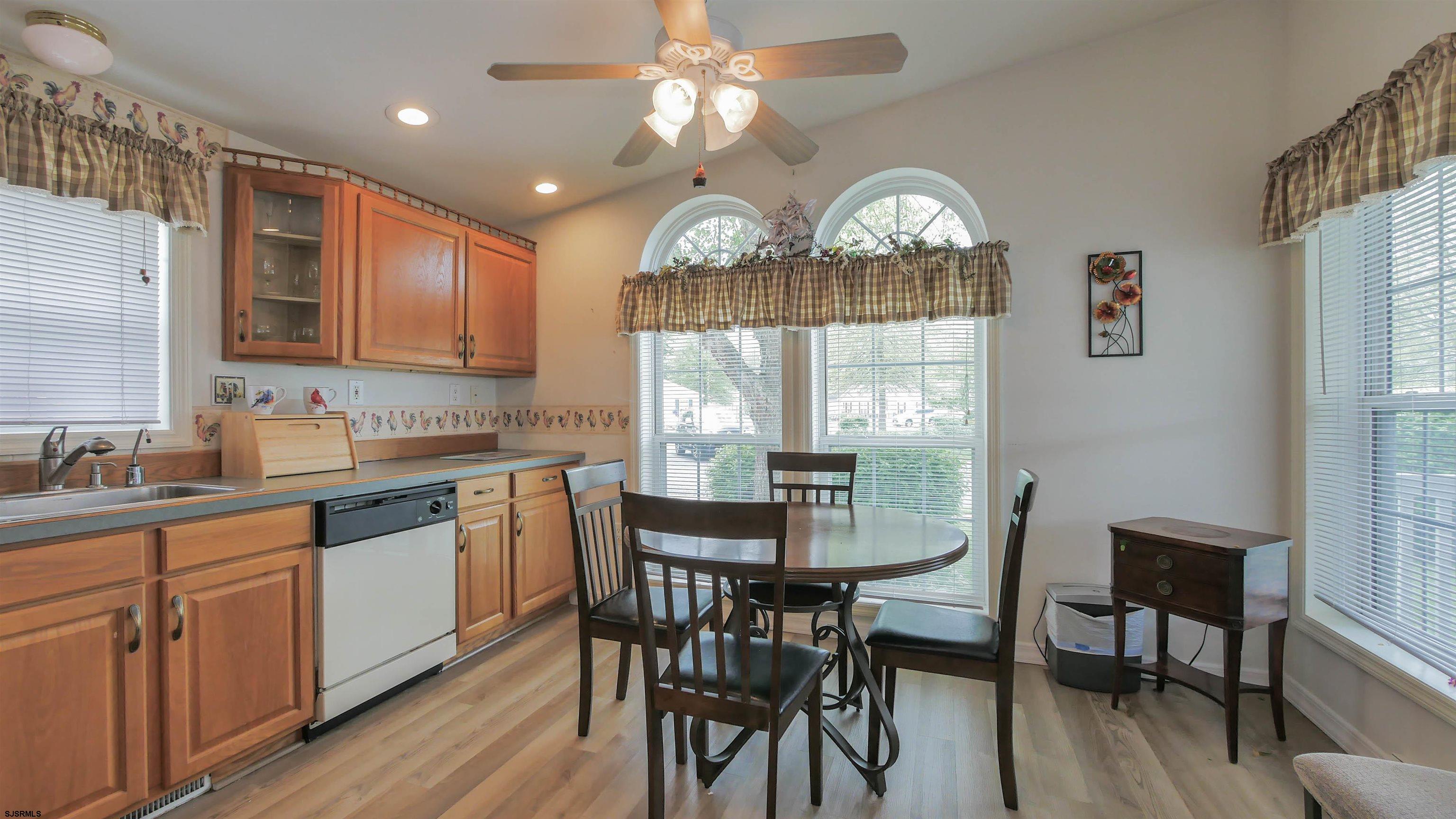 85 Oakmont Dr