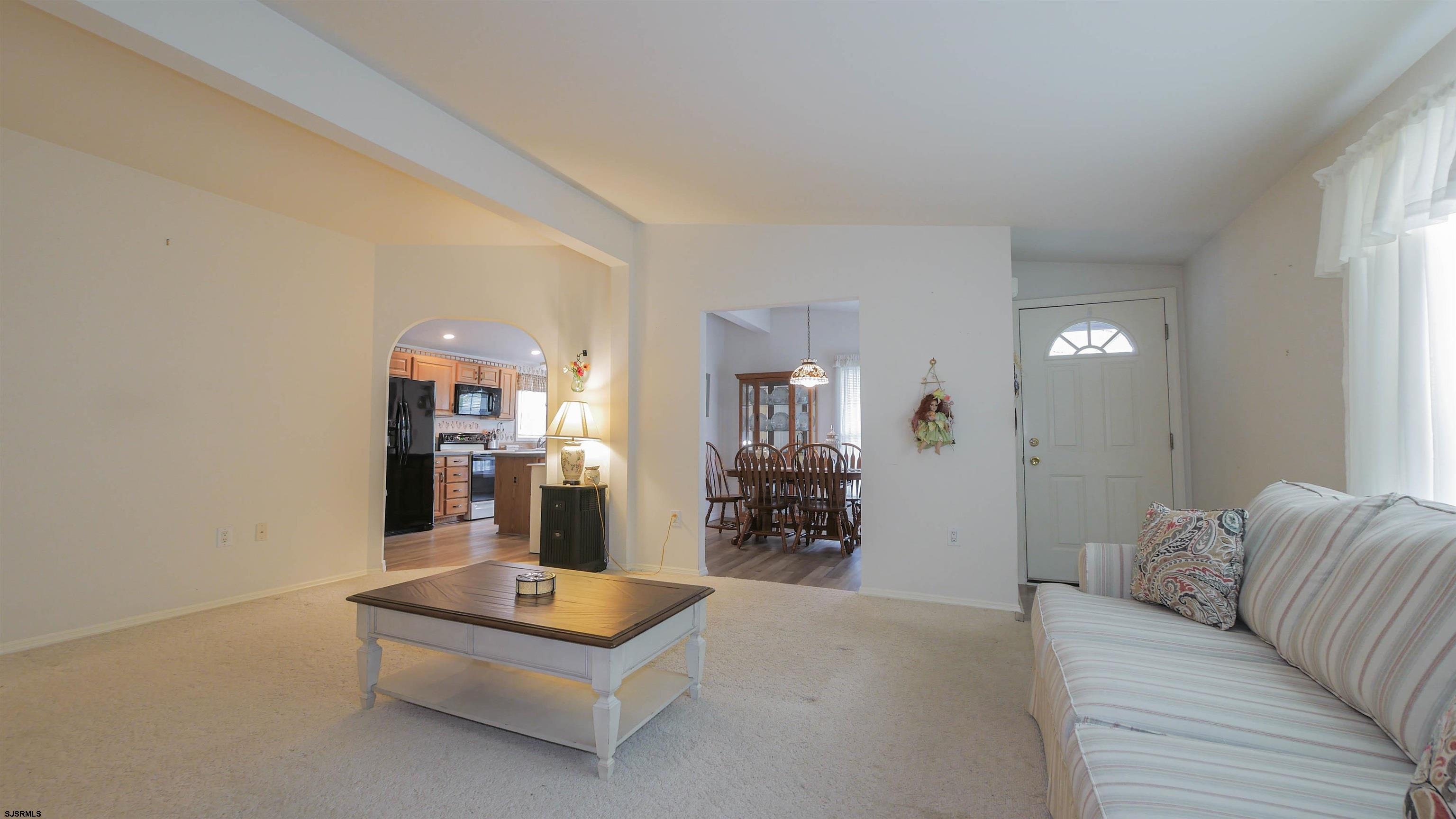 85 Oakmont Dr