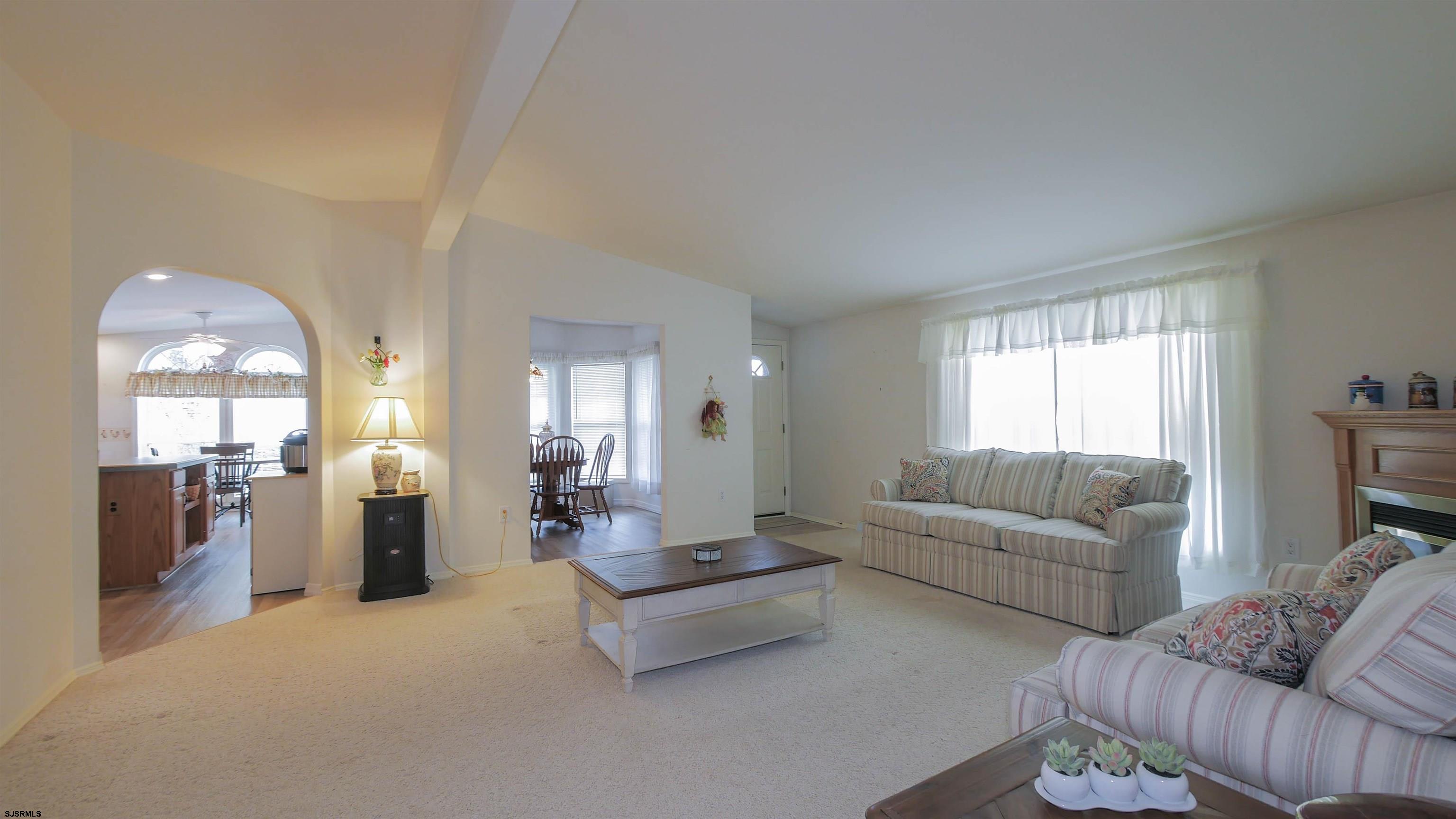 85 Oakmont Dr