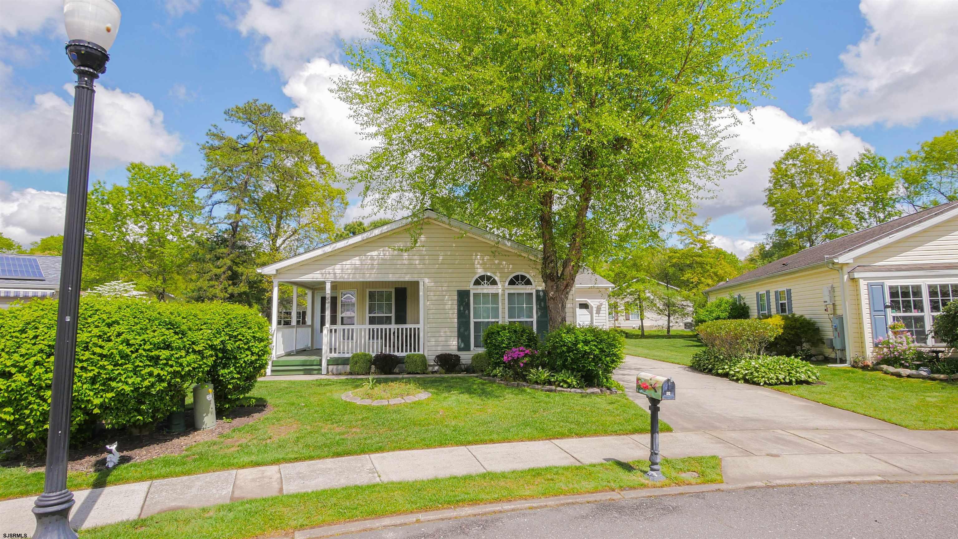 85 Oakmont Dr