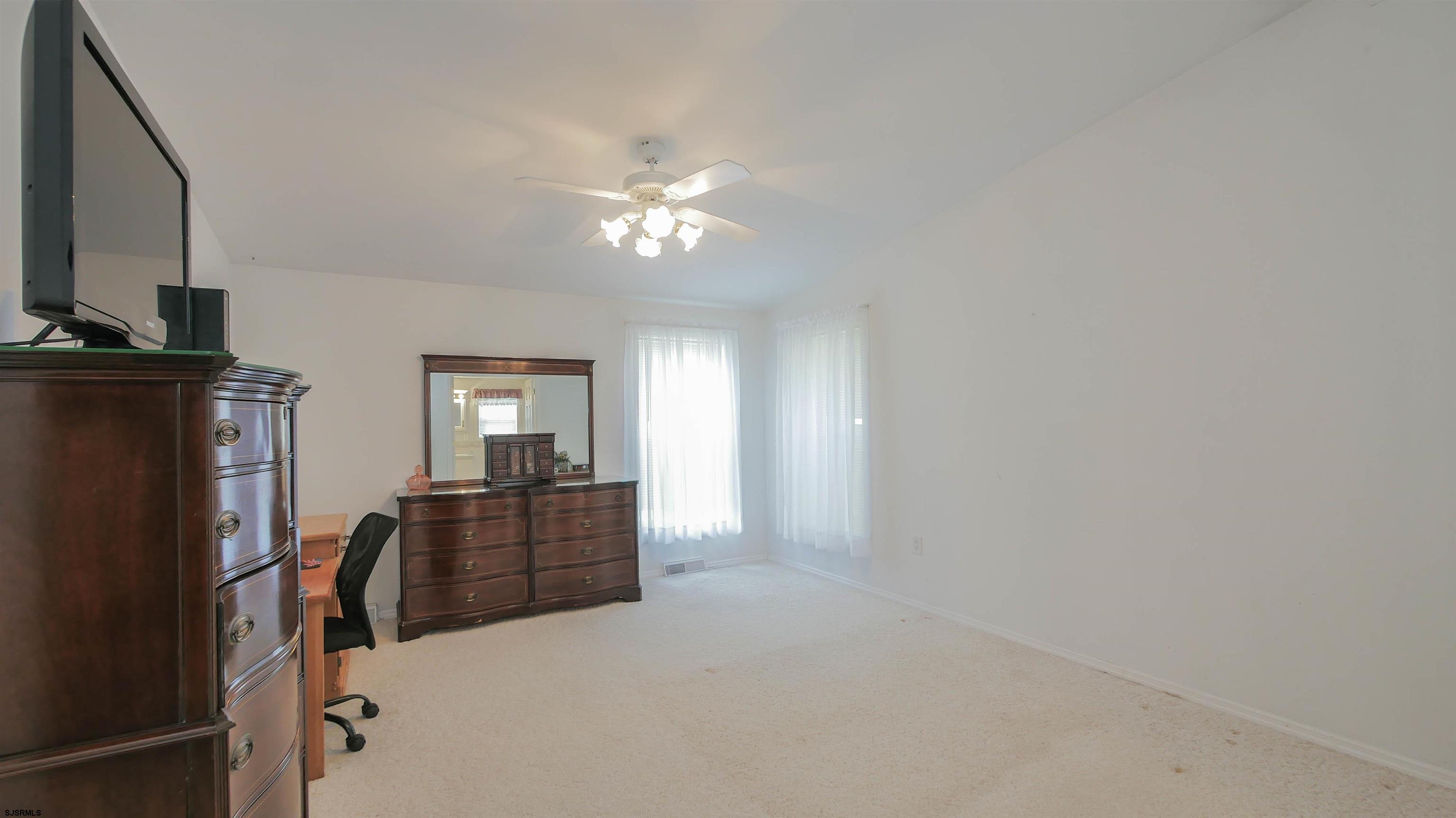 85 Oakmont Dr