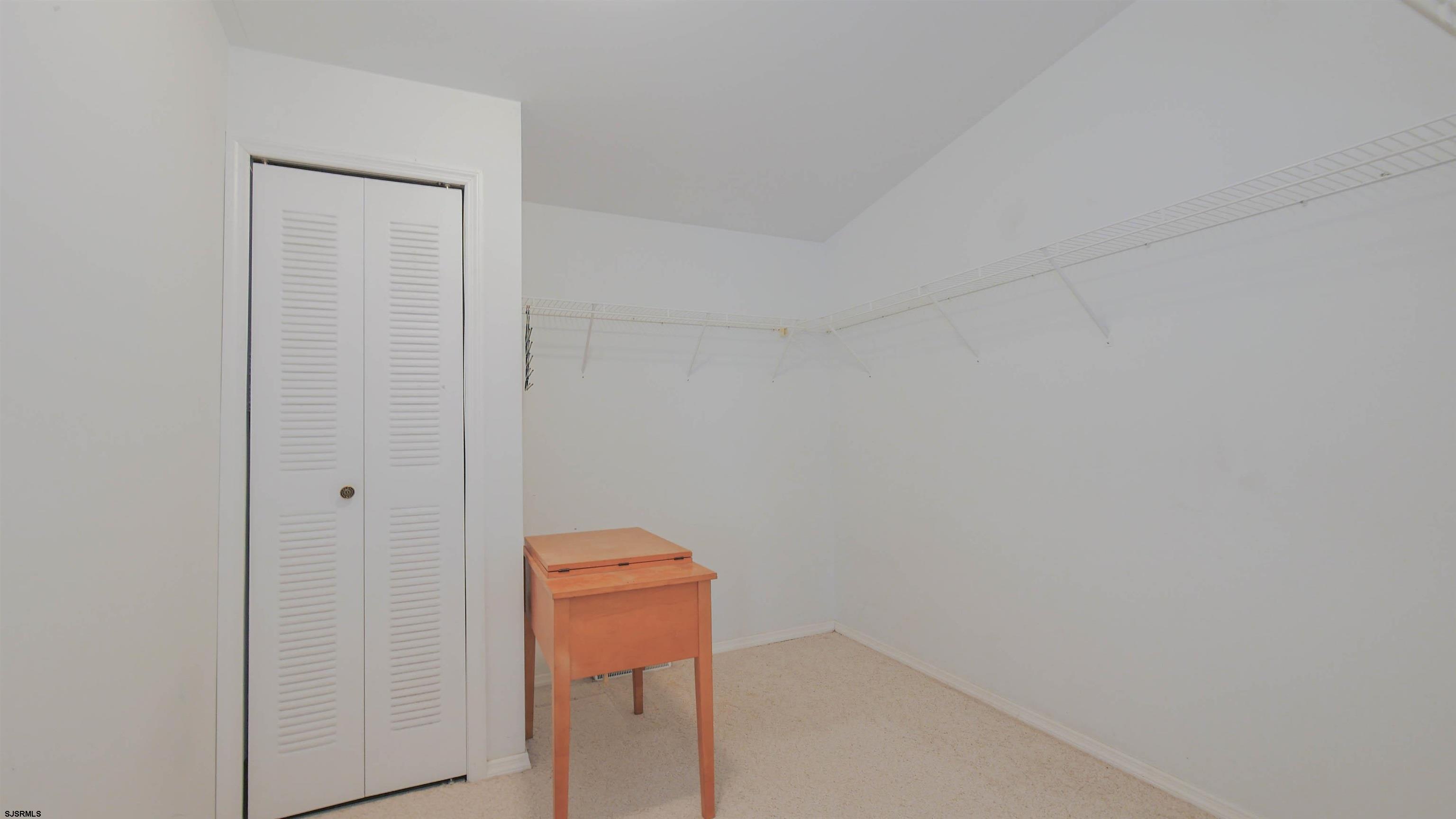 85 Oakmont Dr