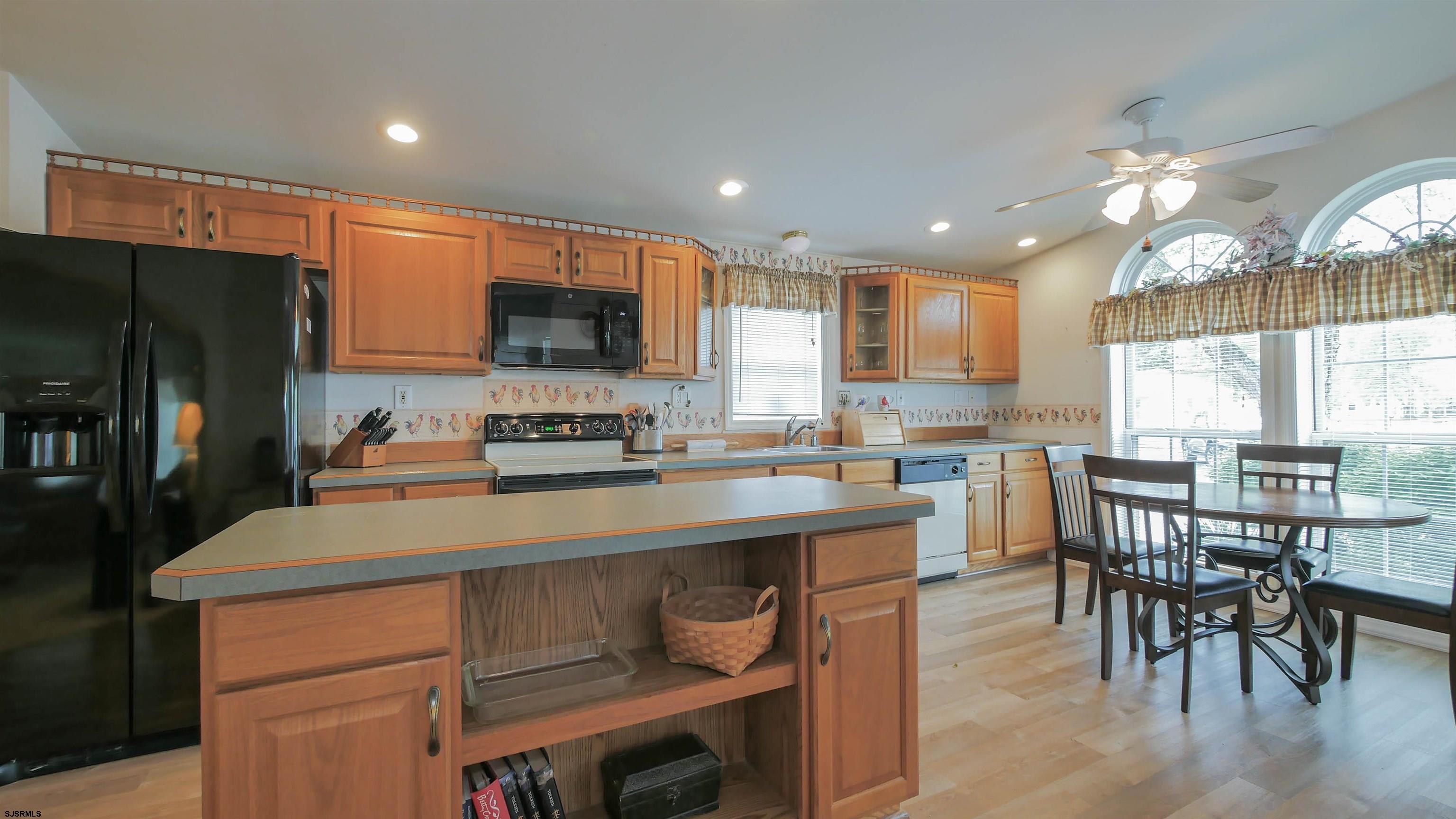 85 Oakmont Dr