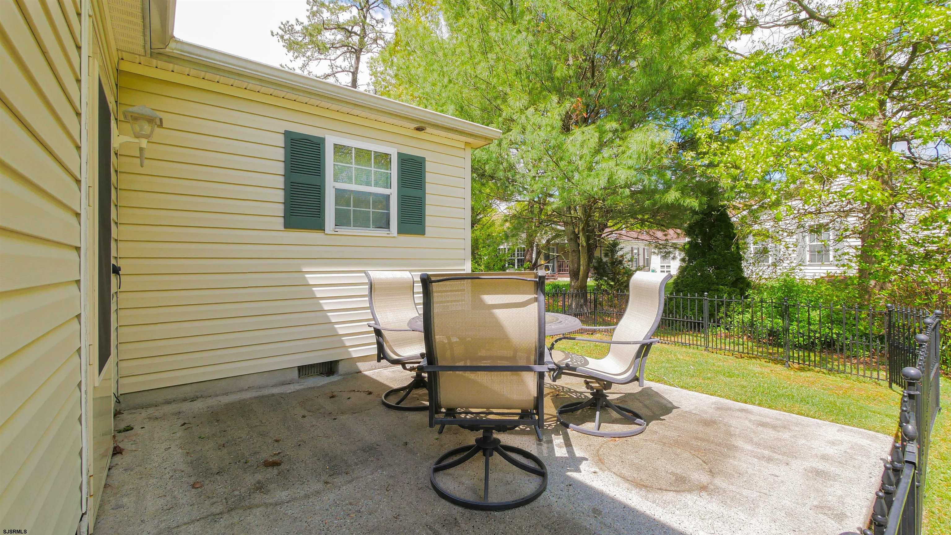 85 Oakmont Dr