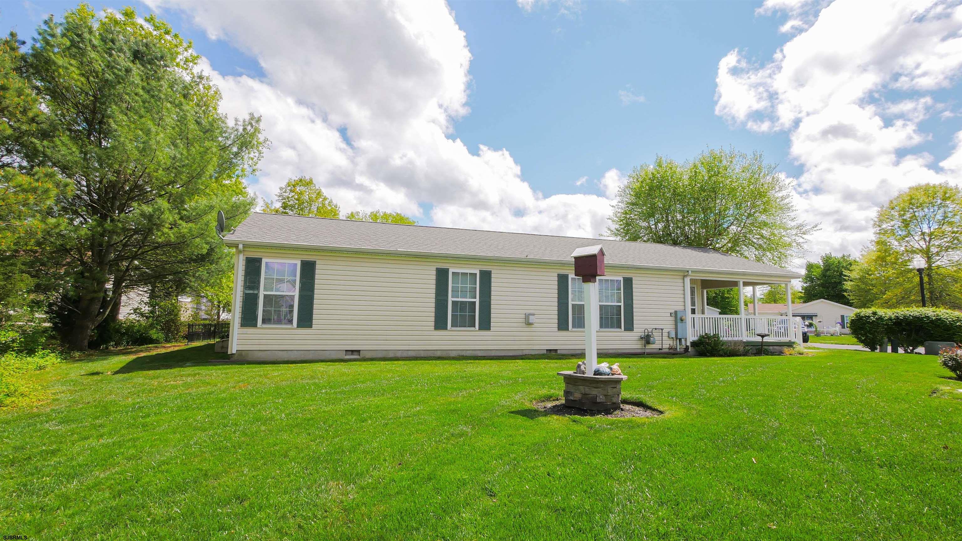 85 Oakmont Dr
