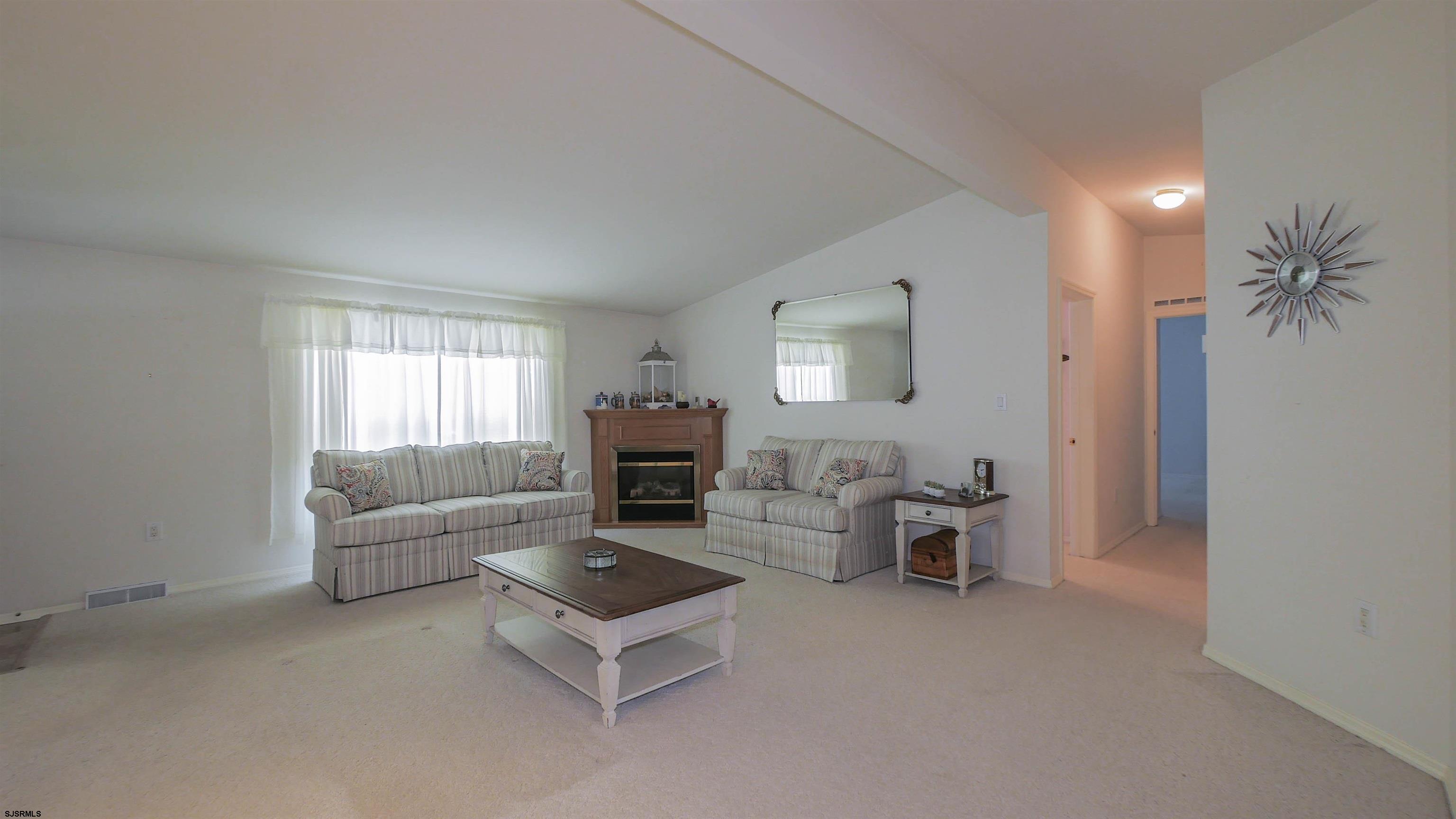85 Oakmont Dr
