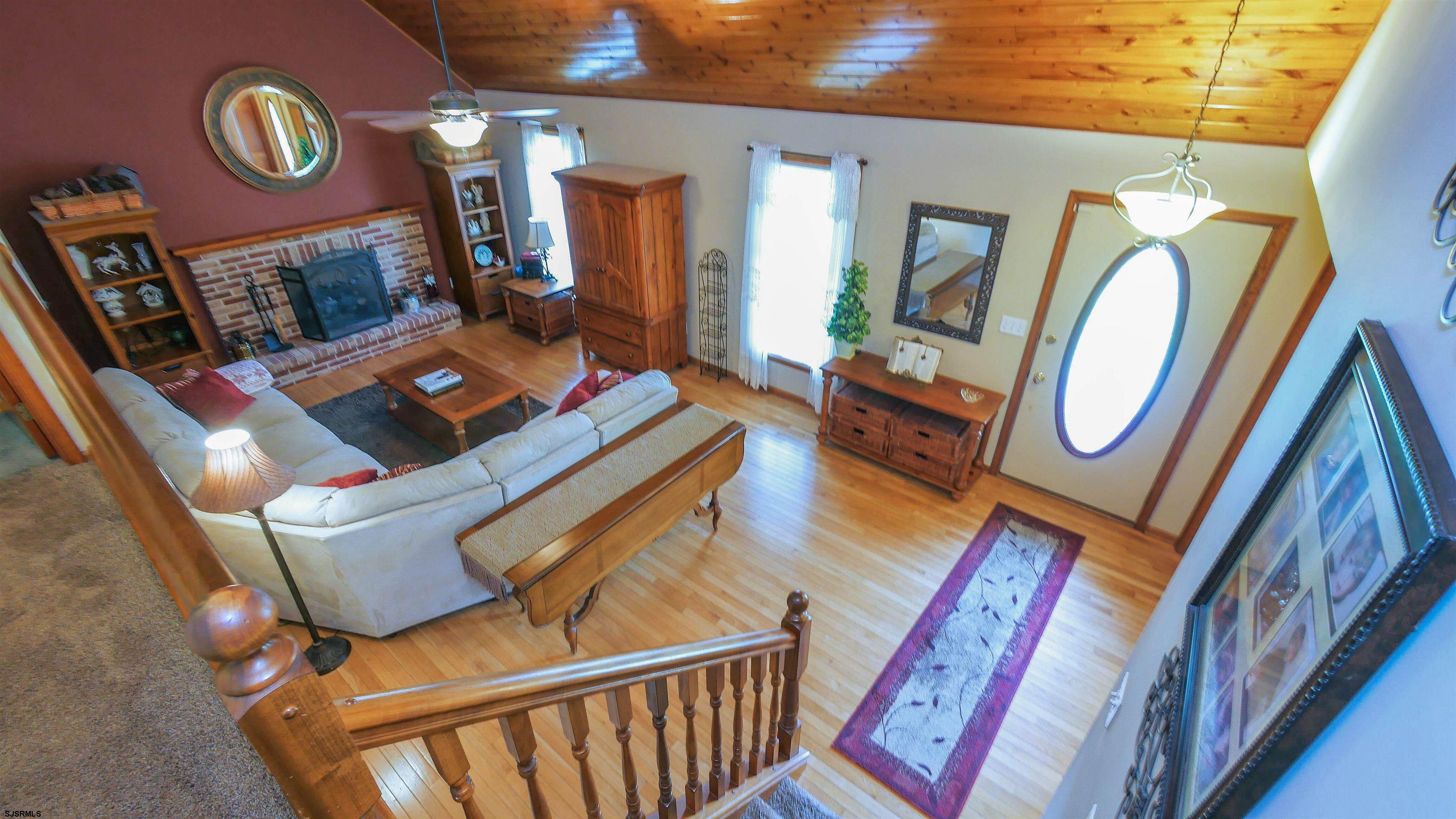 517 Cornwall Dr