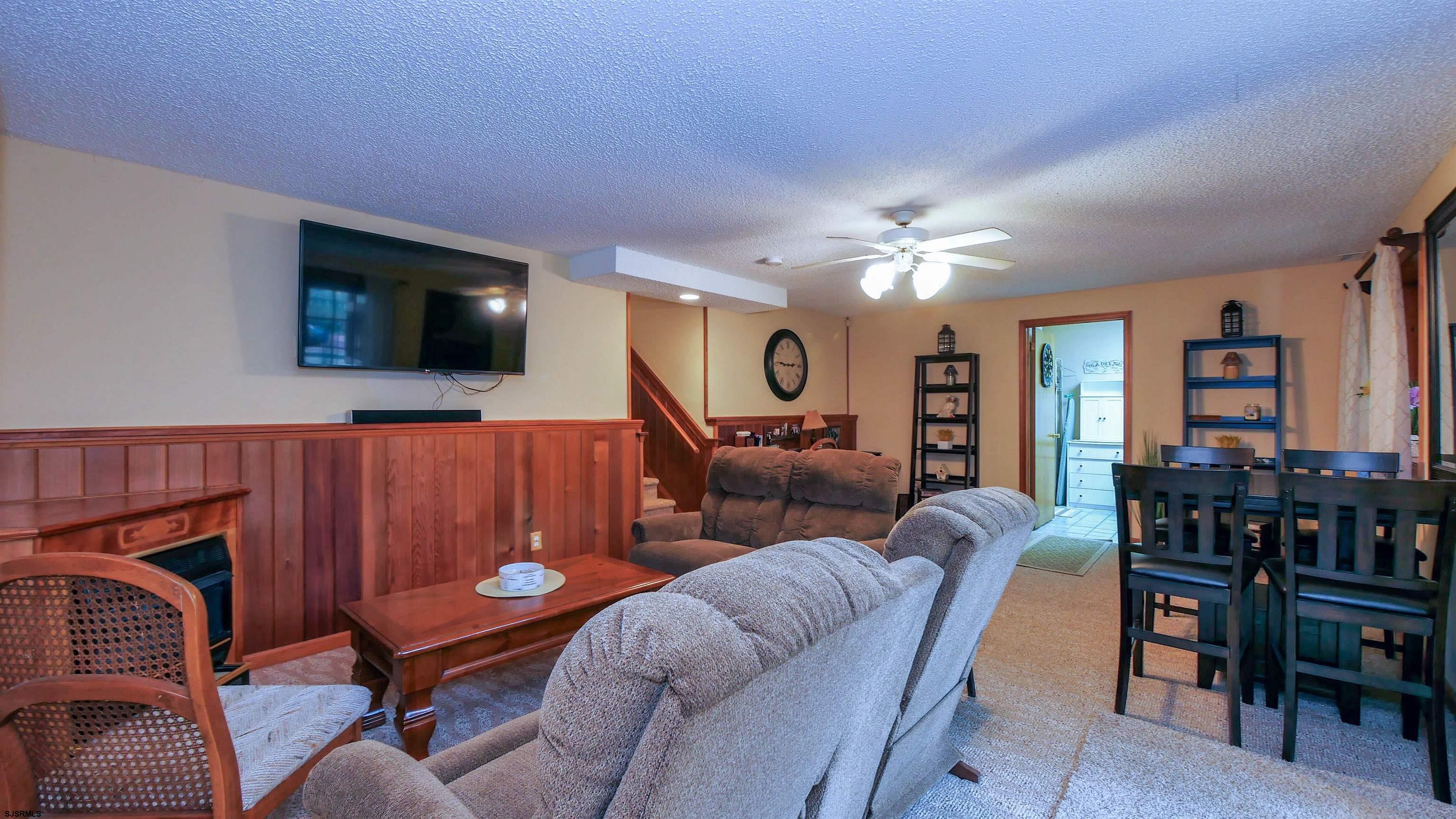 517 Cornwall Dr