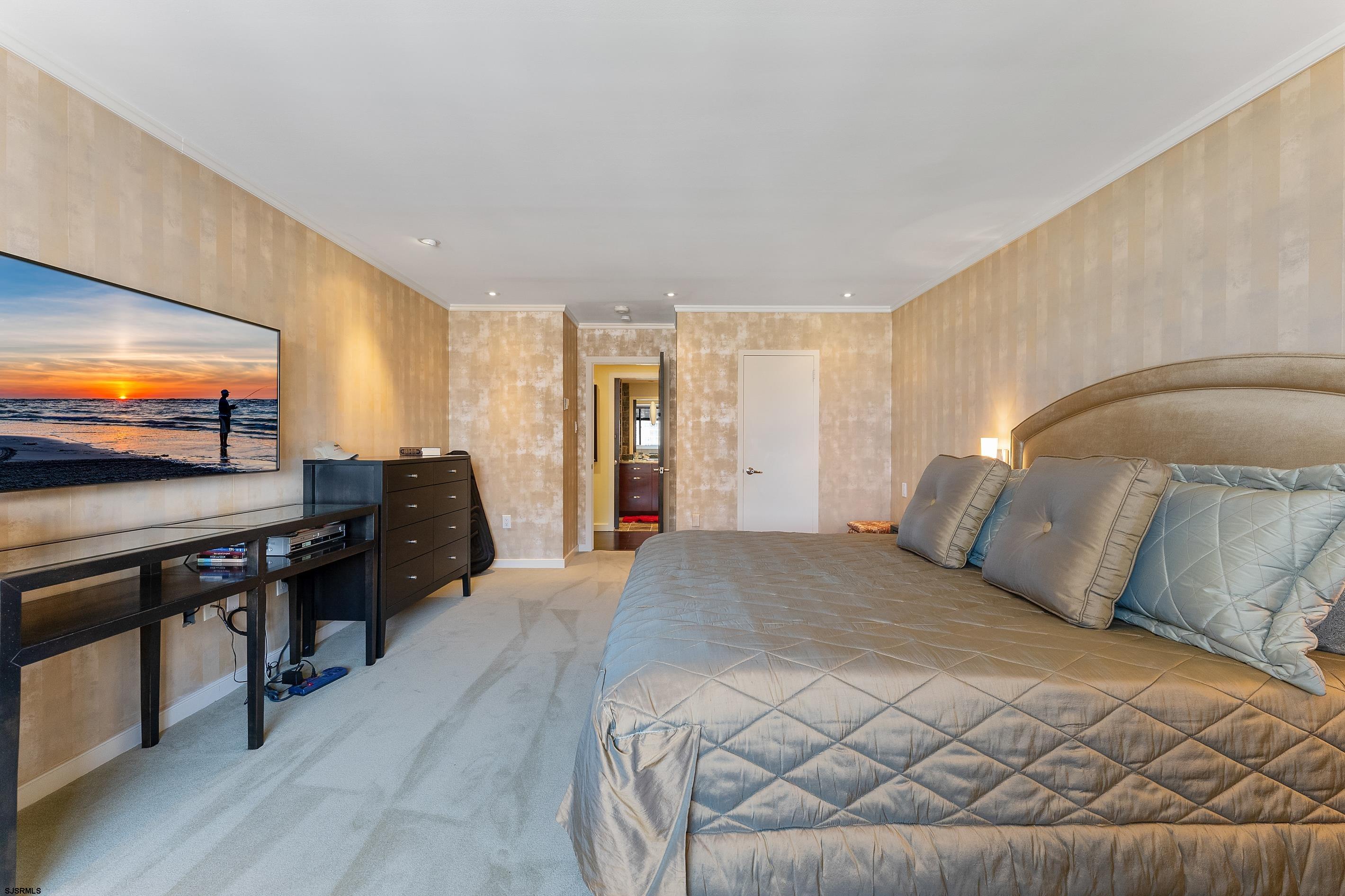5000 Boardwalk Unit: 614