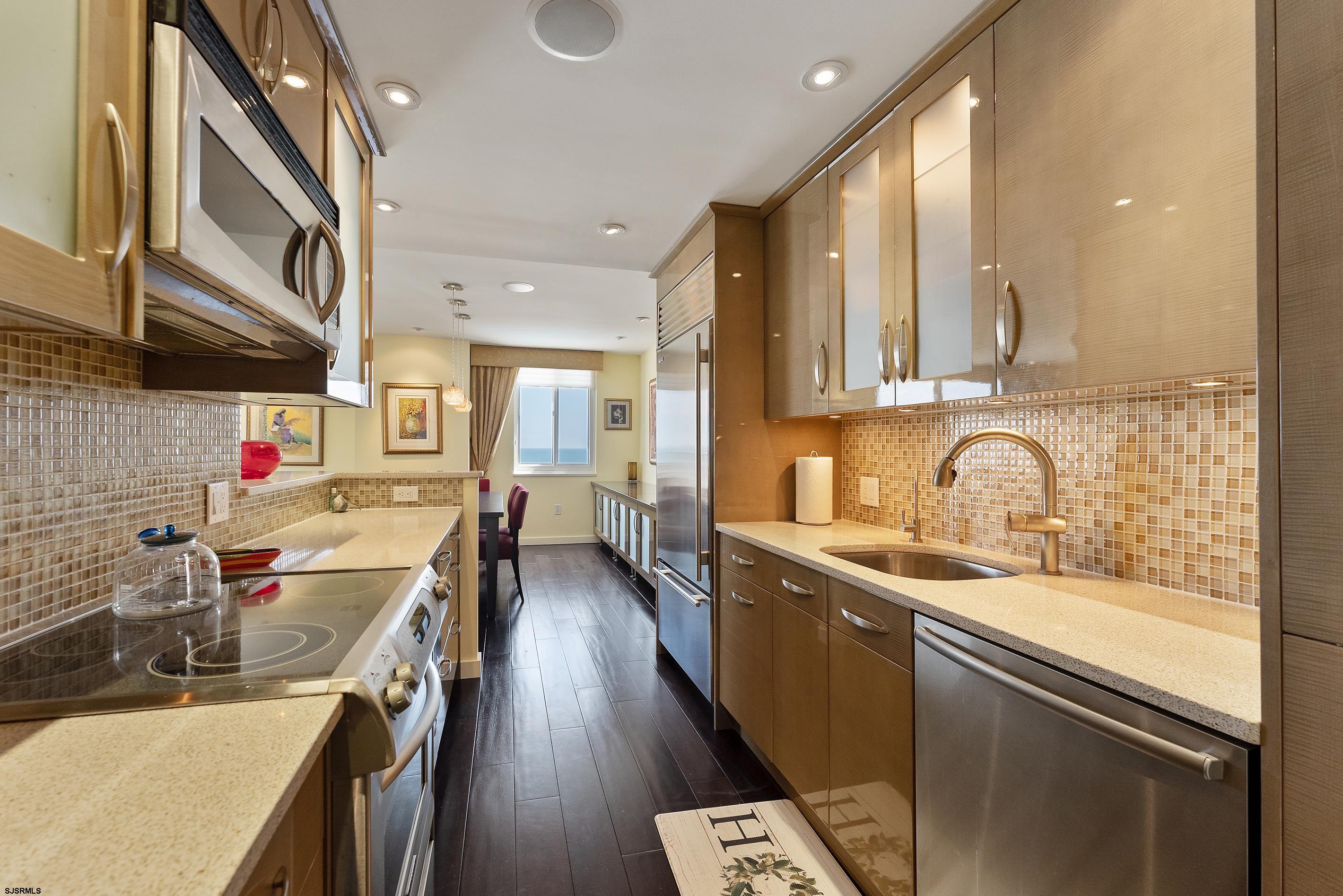 5000 Boardwalk Unit: 614