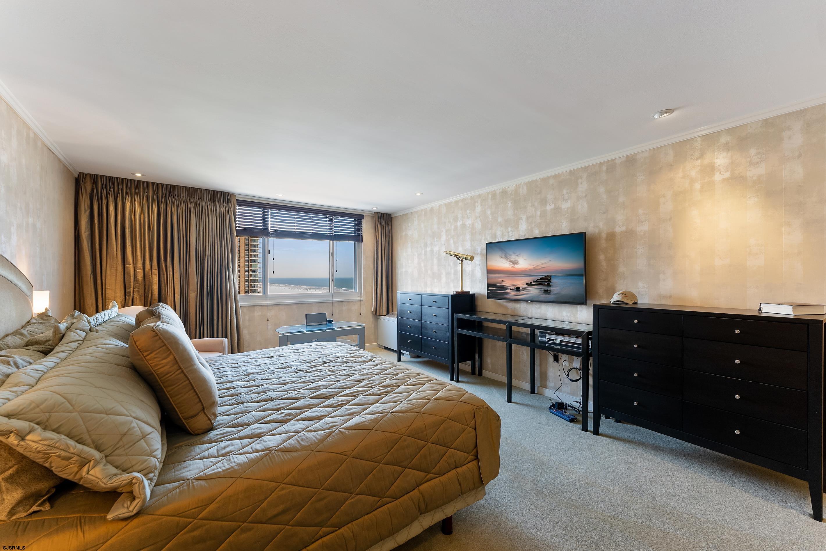 5000 Boardwalk Unit: 614