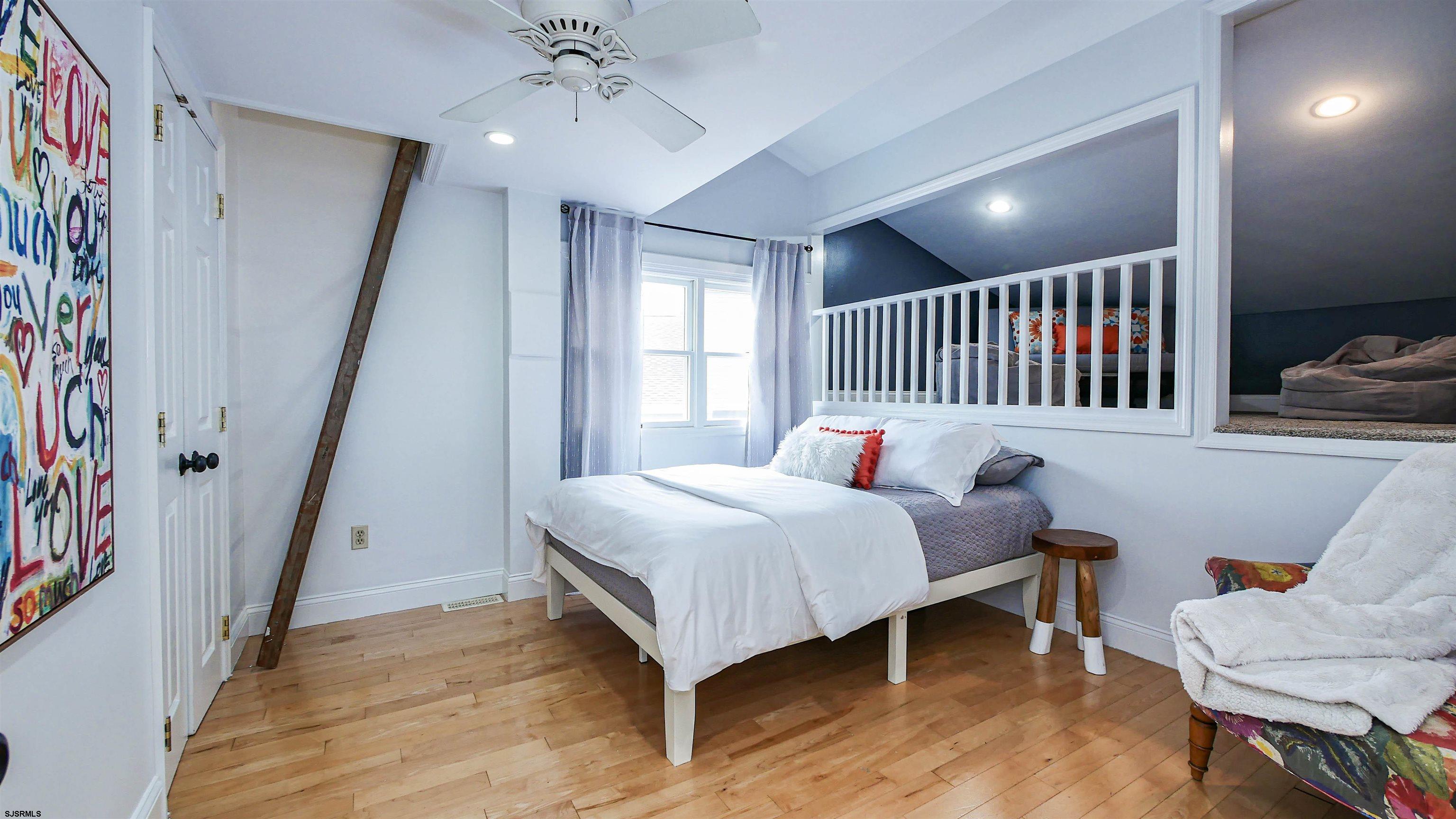 2 Essex Ct