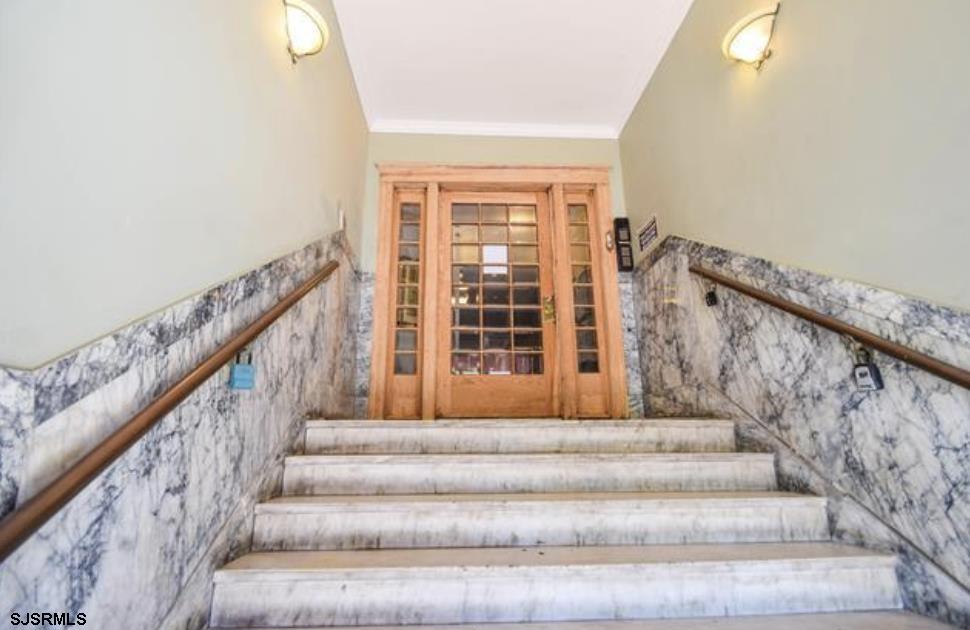 4805 Ave Unit: 14