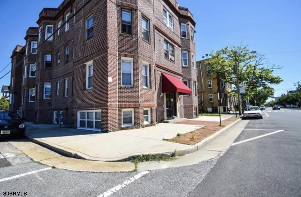 4805 Ave Unit: 14