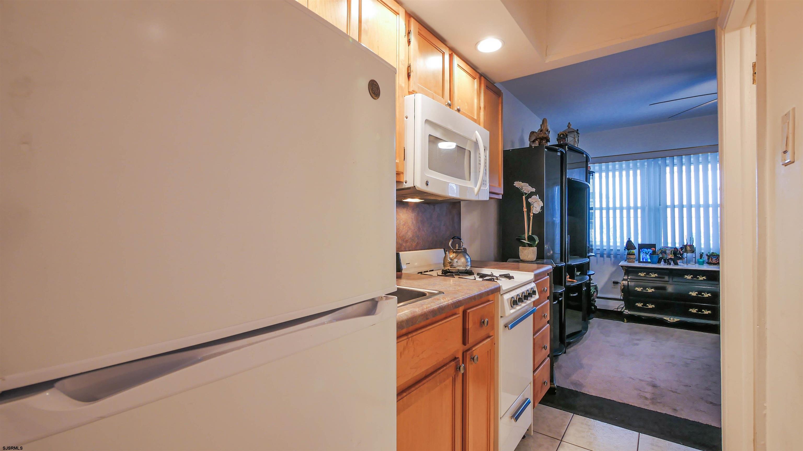 9500-06 Amherst Ave Unit: 8