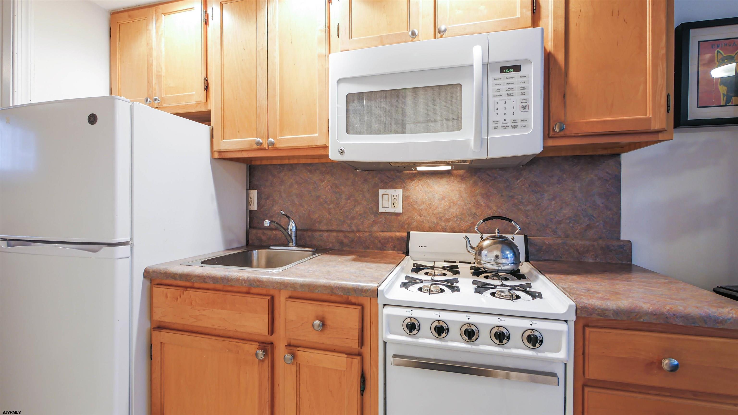 9500-06 Amherst Ave Unit: 8