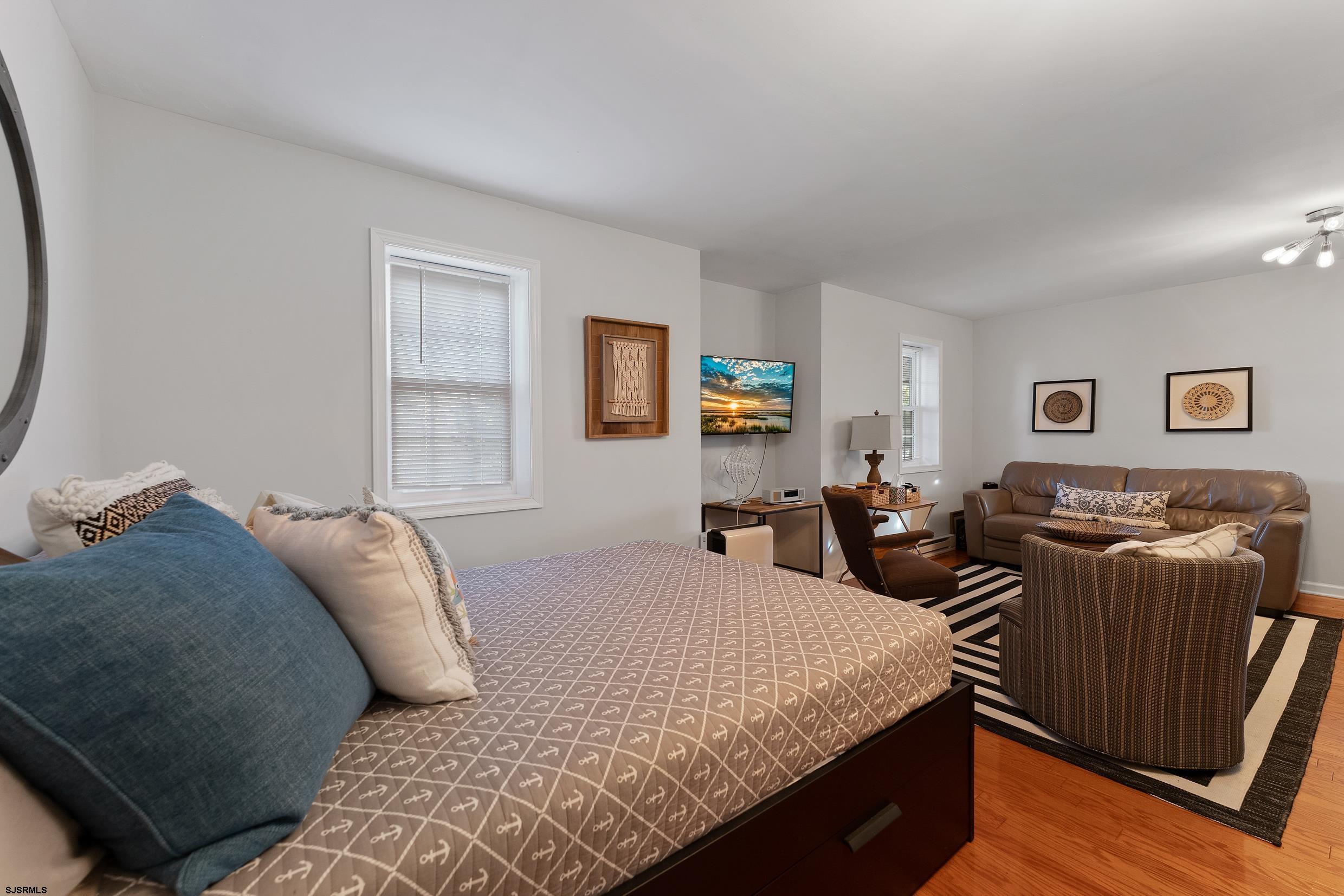 102 Broadway Ave Unit: 2