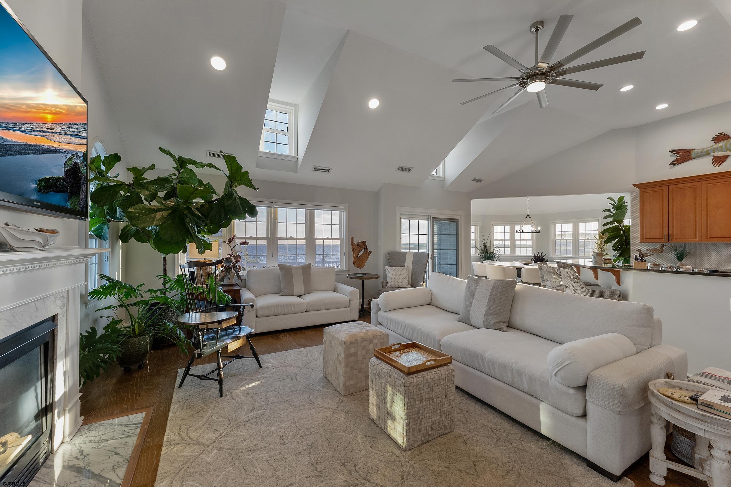 102 Broadway Ave Unit: 2
