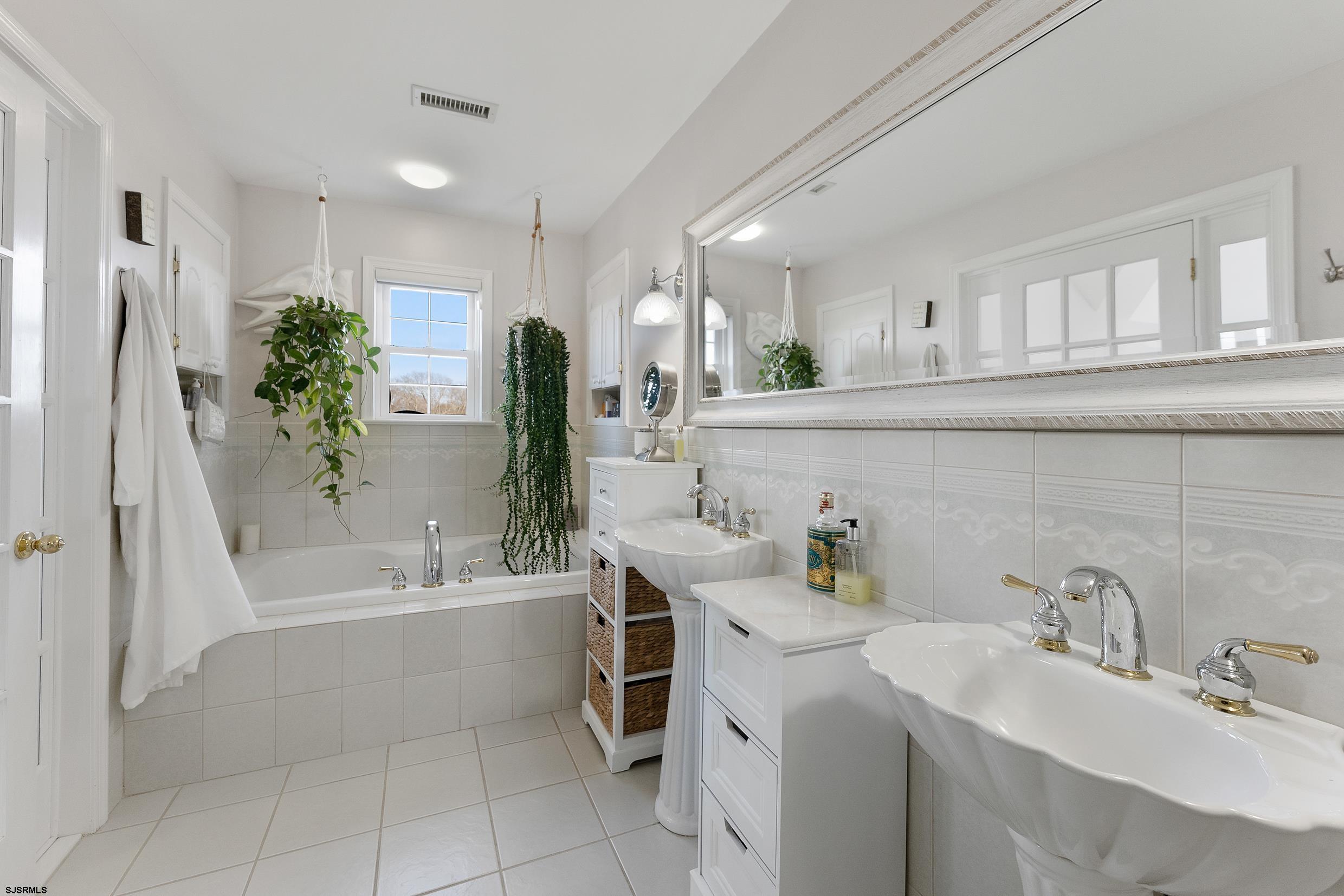 102 Broadway Ave Unit: 2