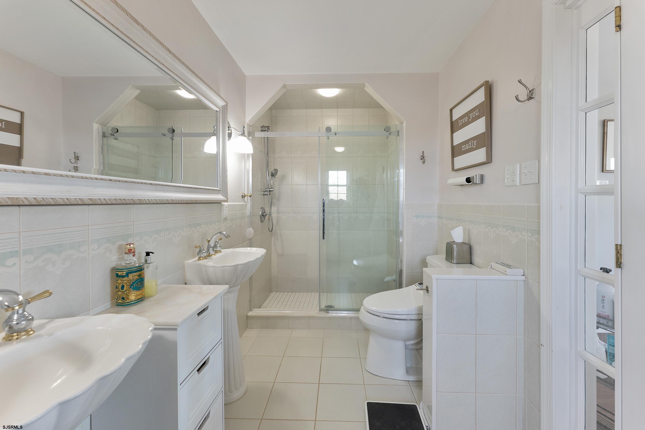 102 Broadway Ave Unit: 2